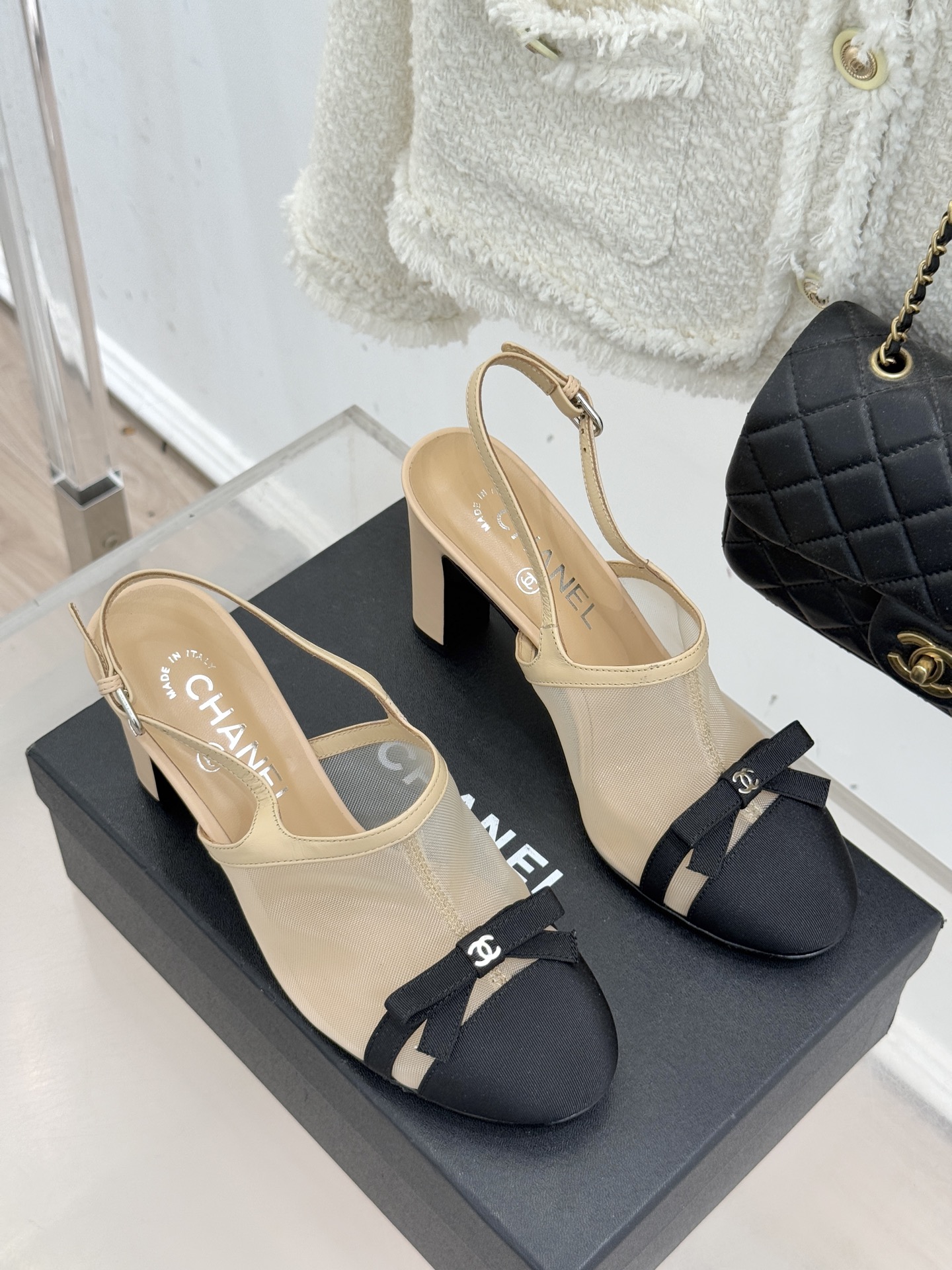 CHANE*｜小香26C新品网纱双C蝴蝶结凉鞋当小香经典符号邂逅26C夏日灵感这双凉鞋便成了奢雅与实穿的