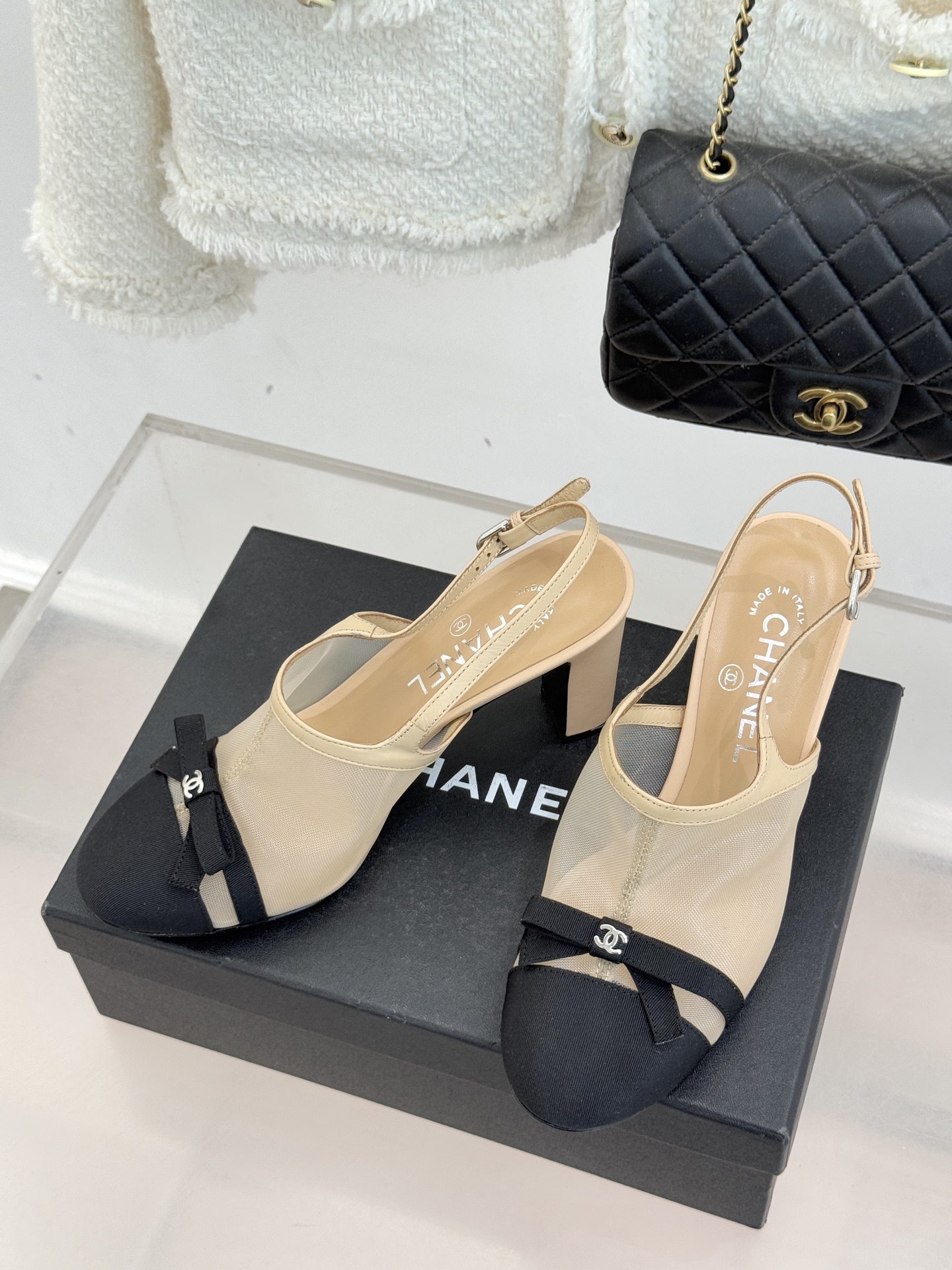 CHANE*｜小香26C新品网纱双C蝴蝶结凉鞋当小香经典符号邂逅26C夏日灵感这双凉鞋便成了奢雅与实穿的