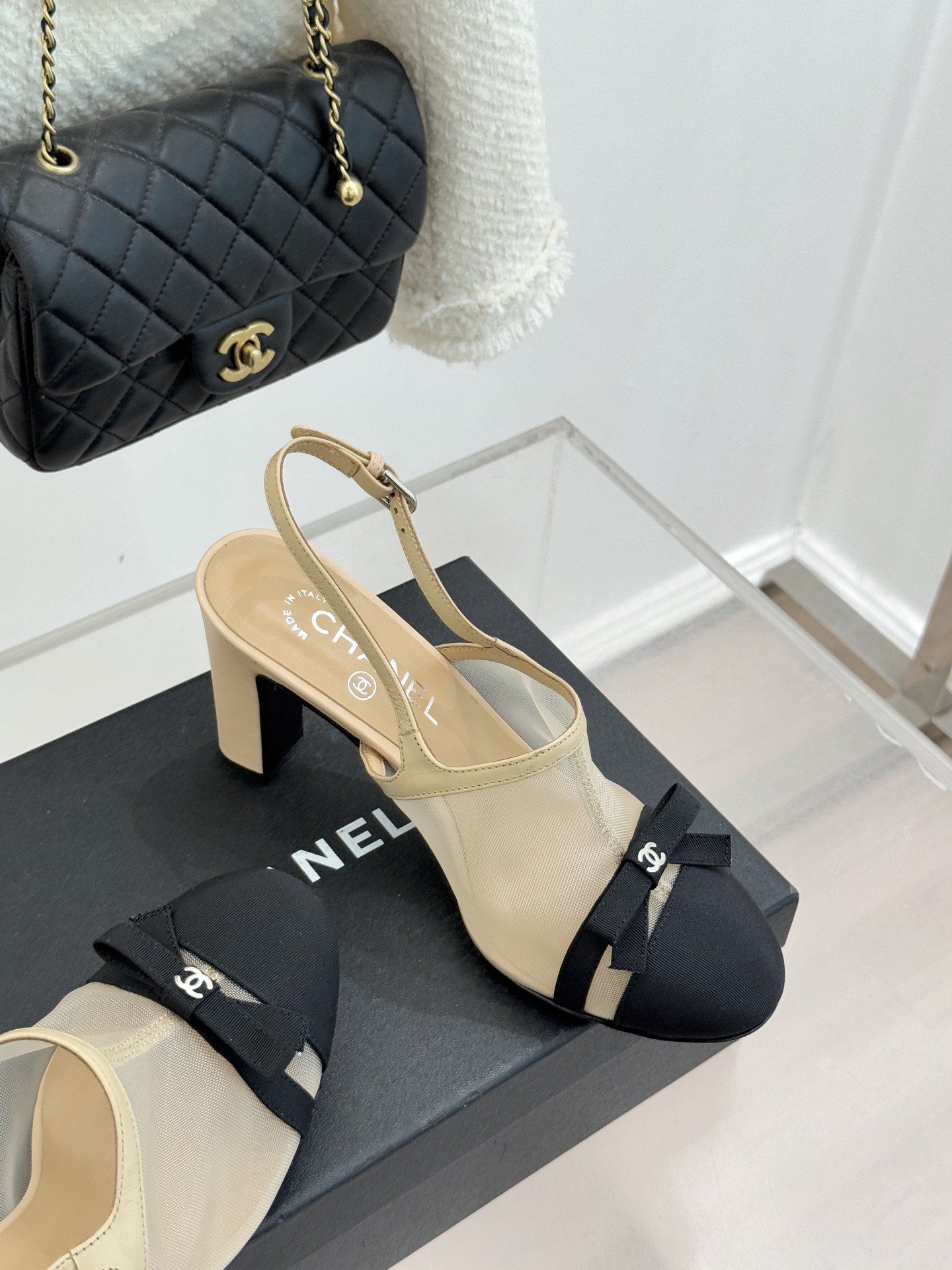 CHANE*｜小香26C新品网纱双C蝴蝶结凉鞋当小香经典符号邂逅26C夏日灵感这双凉鞋便成了奢雅与实穿的