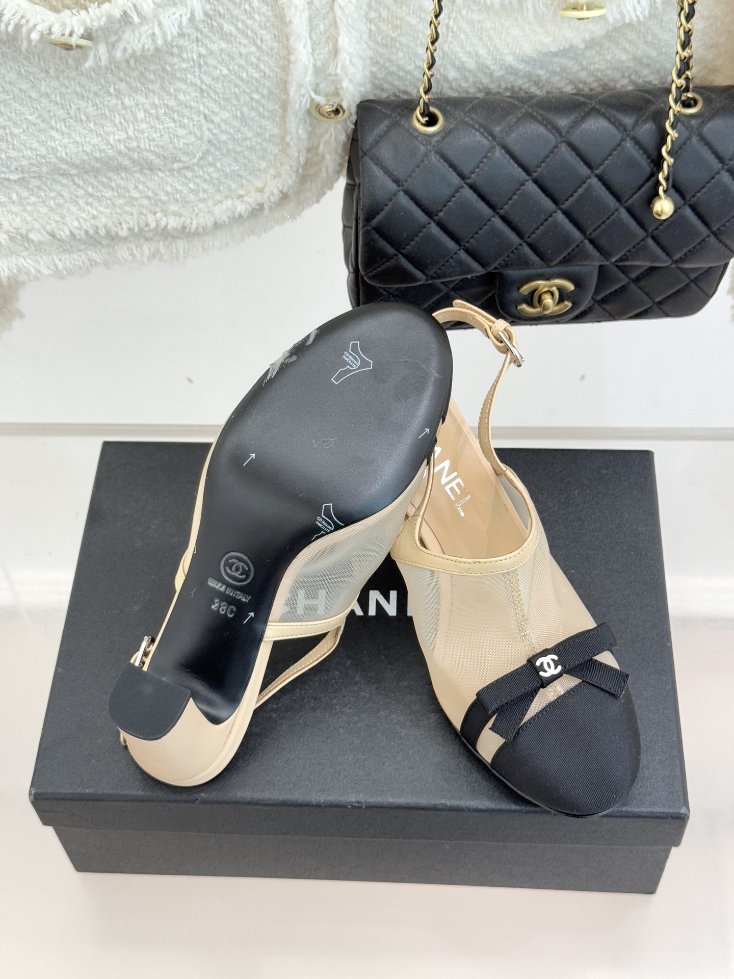 CHANE*｜小香26C新品网纱双C蝴蝶结凉鞋当小香经典符号邂逅26C夏日灵感这双凉鞋便成了奢雅与实穿的