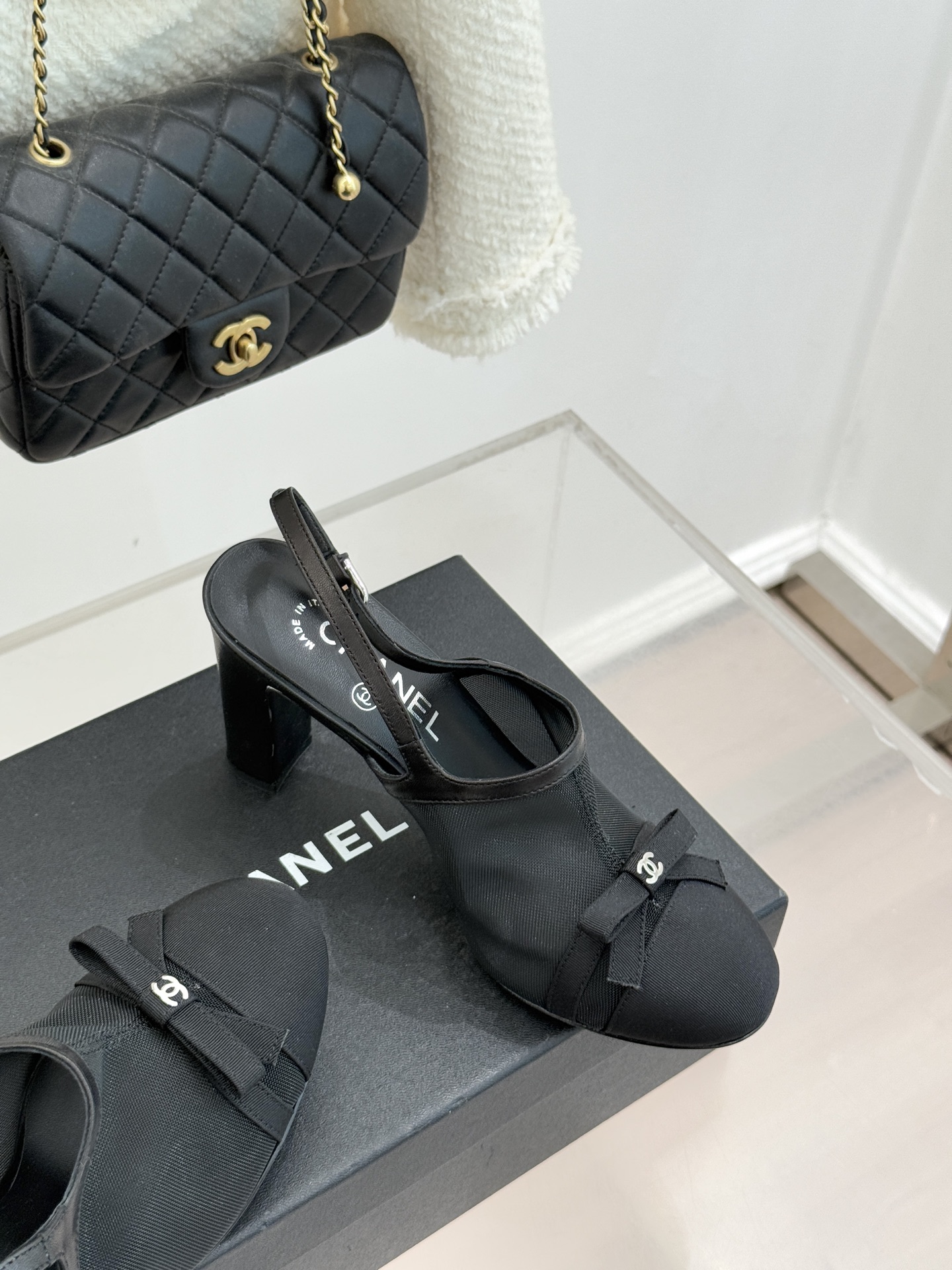 CHANE*｜小香26C新品网纱双C蝴蝶结凉鞋当小香经典符号邂逅26C夏日灵感这双凉鞋便成了奢雅与实穿的