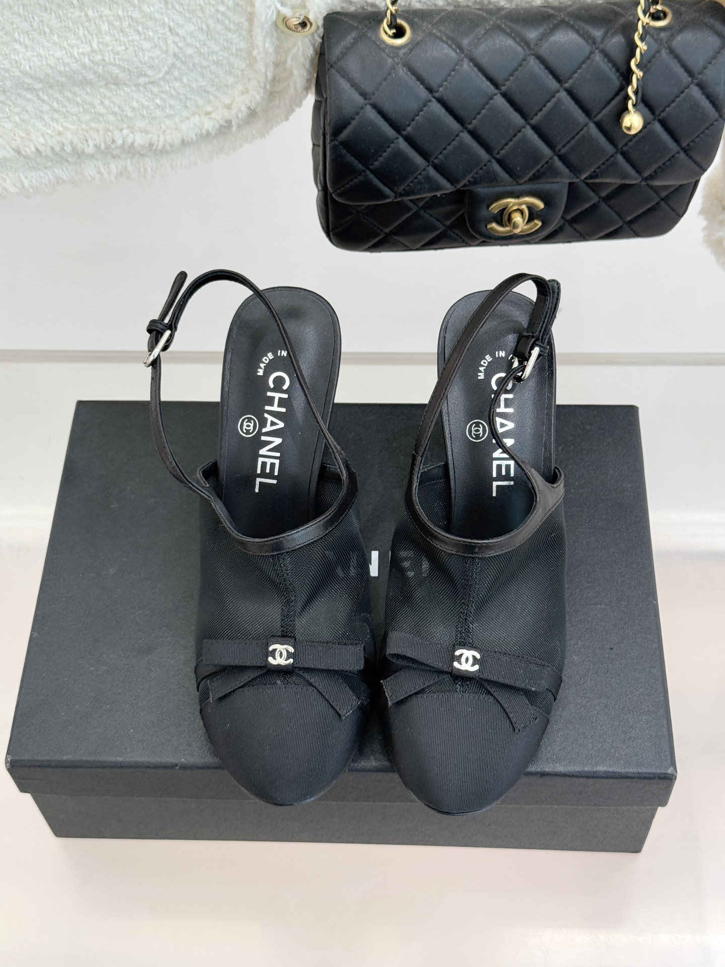 CHANE*｜小香26C新品网纱双C蝴蝶结凉鞋当小香经典符号邂逅26C夏日灵感这双凉鞋便成了奢雅与实穿的