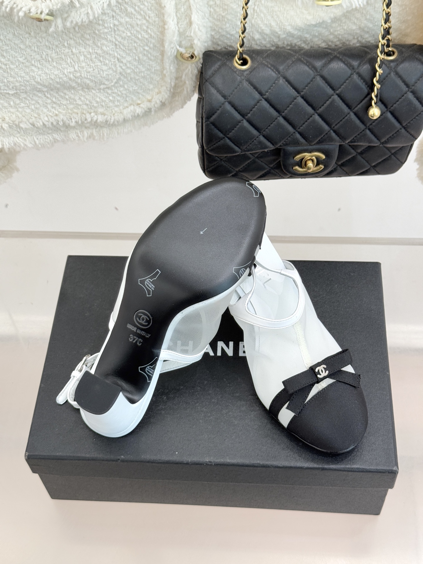 CHANE*｜小香26C新品网纱双C蝴蝶结凉鞋当小香经典符号邂逅26C夏日灵感这双凉鞋便成了奢雅与实穿的