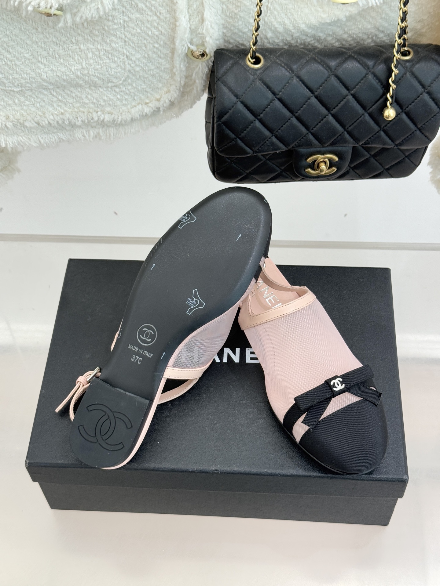 CHANE*｜小香26C新品网纱双C蝴蝶结凉鞋当小香经典符号邂逅26C夏日灵感这双凉鞋便成了奢雅与实穿的