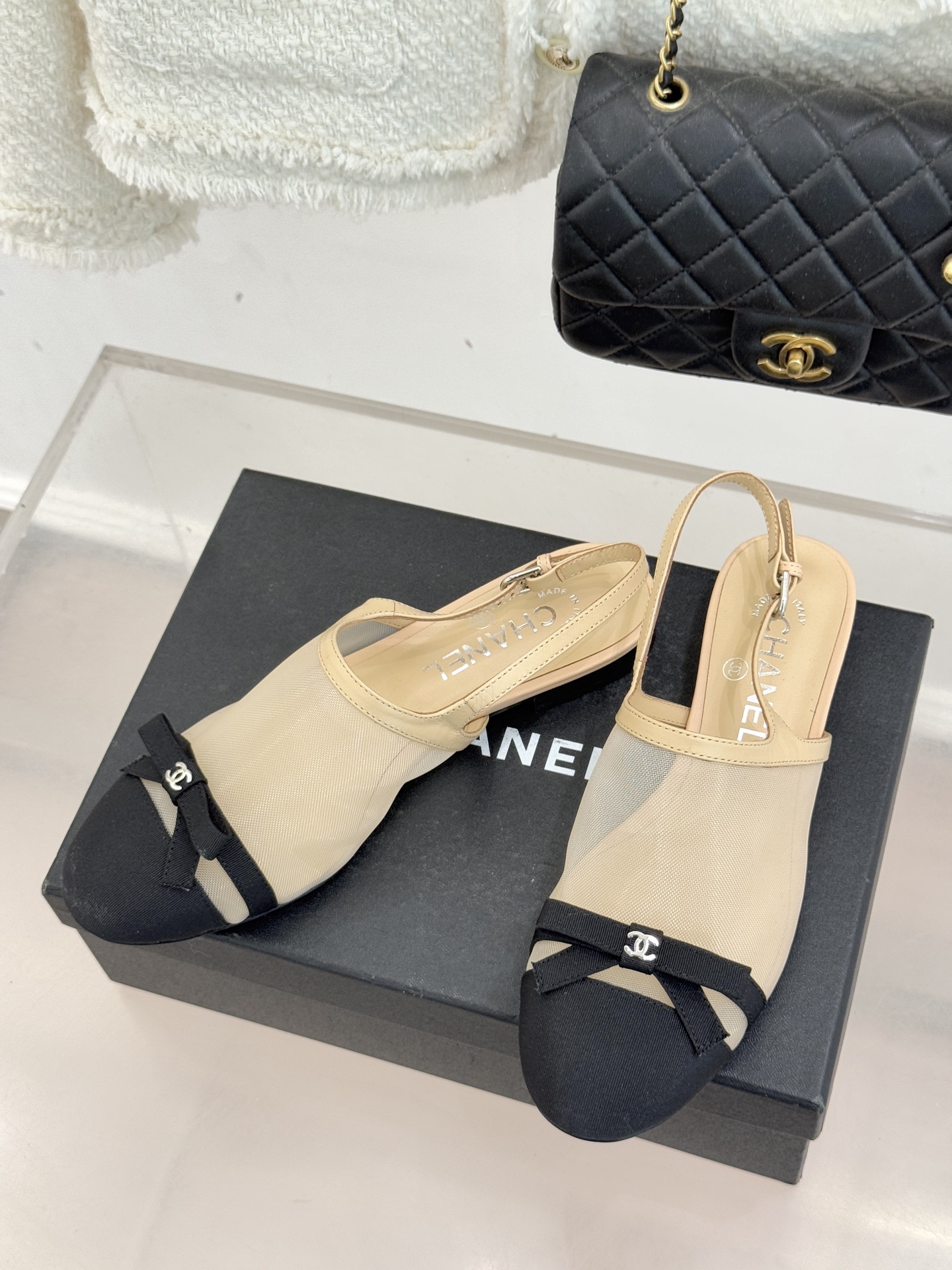 CHANE*｜小香26C新品网纱双C蝴蝶结凉鞋当小香经典符号邂逅26C夏日灵感这双凉鞋便成了奢雅与实穿的