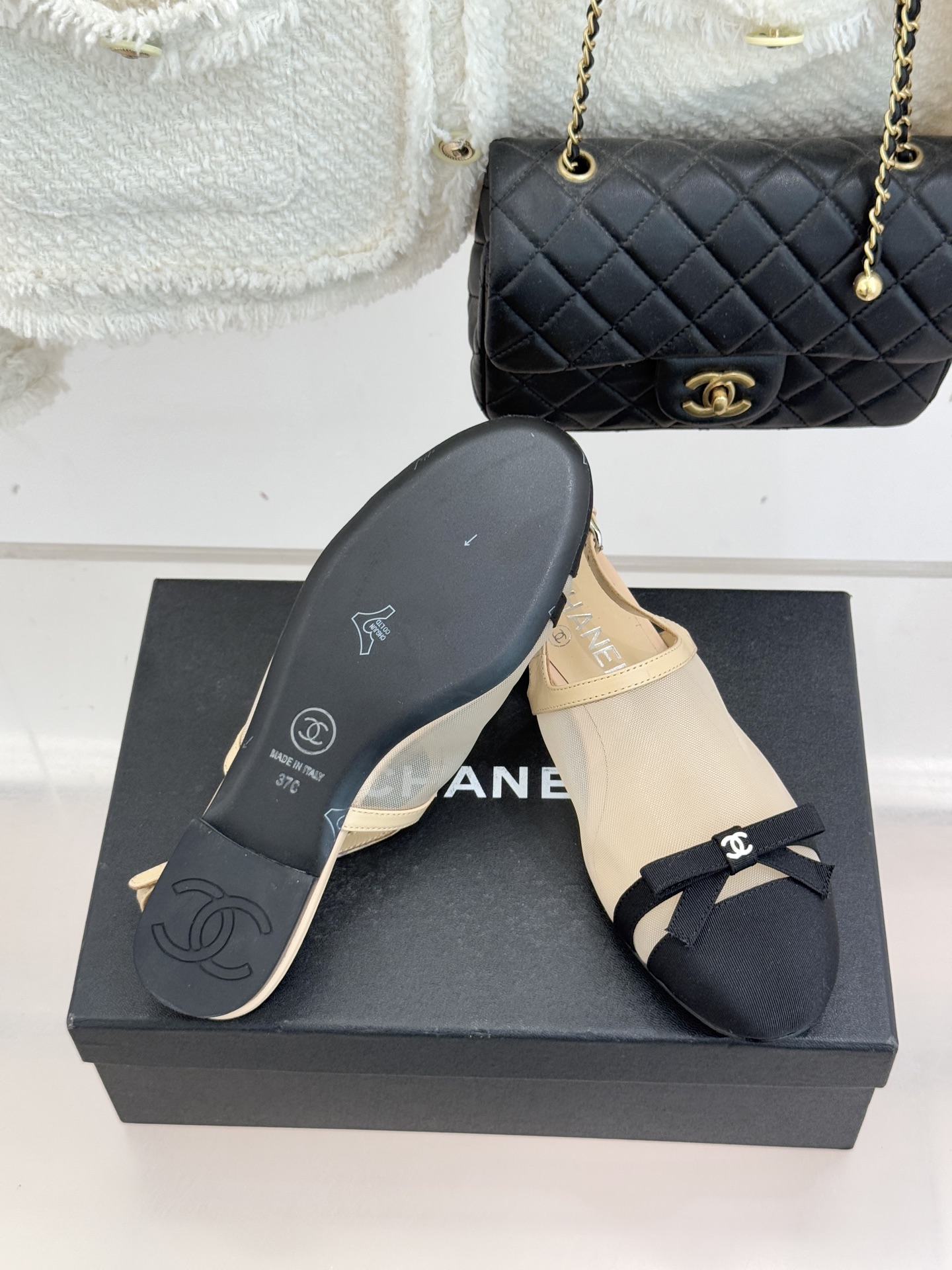 CHANE*｜小香26C新品网纱双C蝴蝶结凉鞋当小香经典符号邂逅26C夏日灵感这双凉鞋便成了奢雅与实穿的