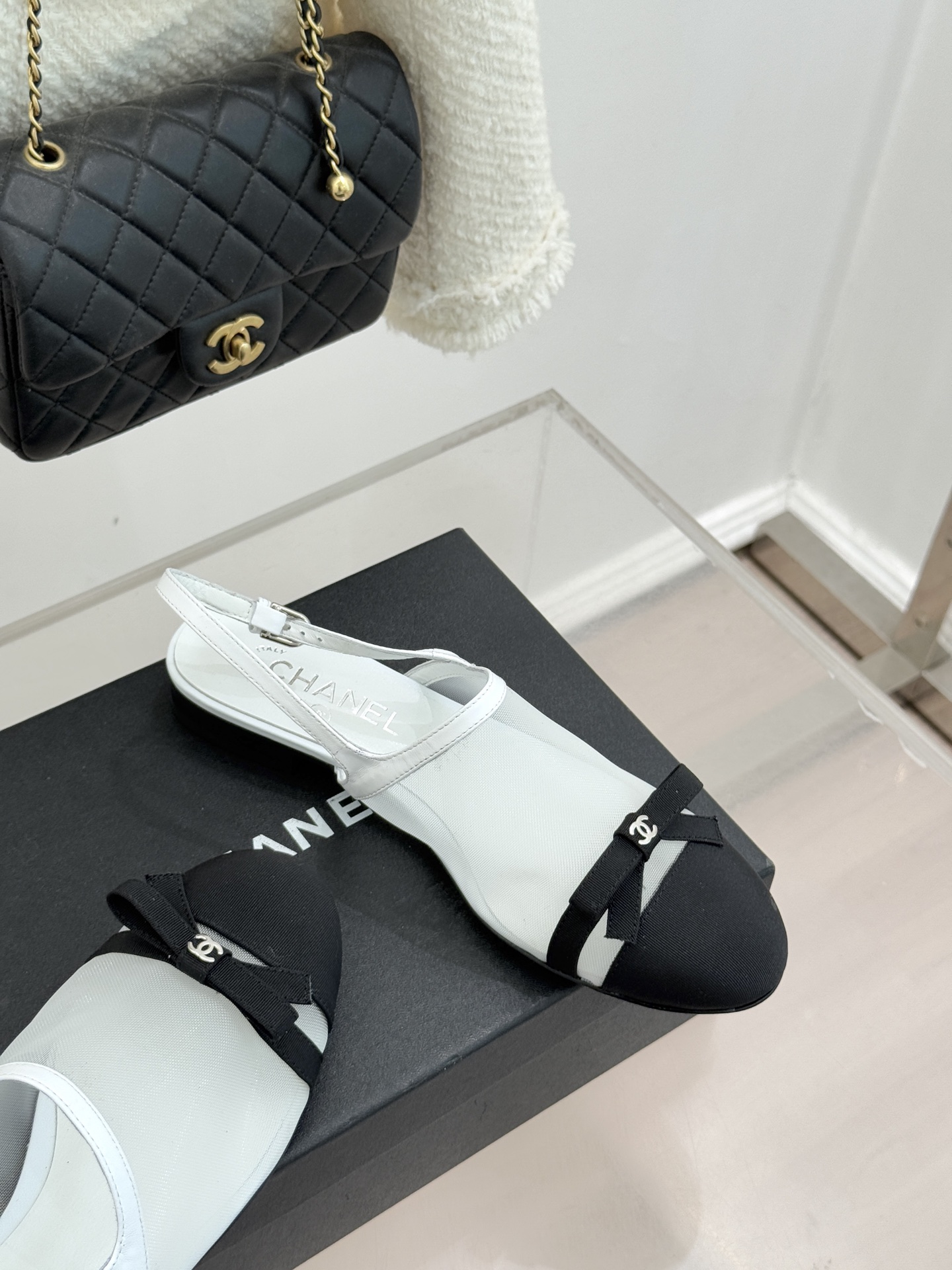 CHANE*｜小香26C新品网纱双C蝴蝶结凉鞋当小香经典符号邂逅26C夏日灵感这双凉鞋便成了奢雅与实穿的