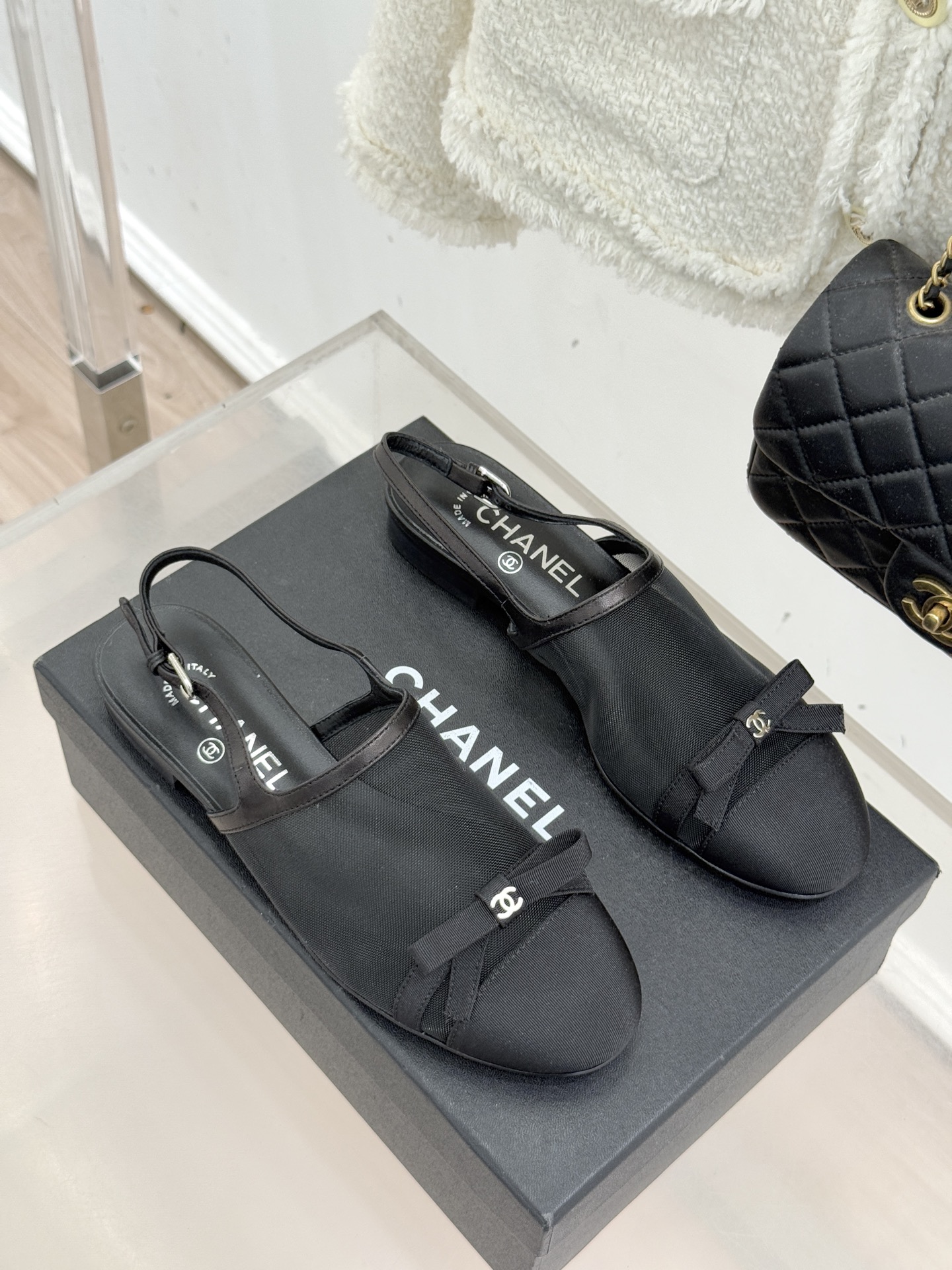 CHANE*｜小香26C新品网纱双C蝴蝶结凉鞋当小香经典符号邂逅26C夏日灵感这双凉鞋便成了奢雅与实穿的