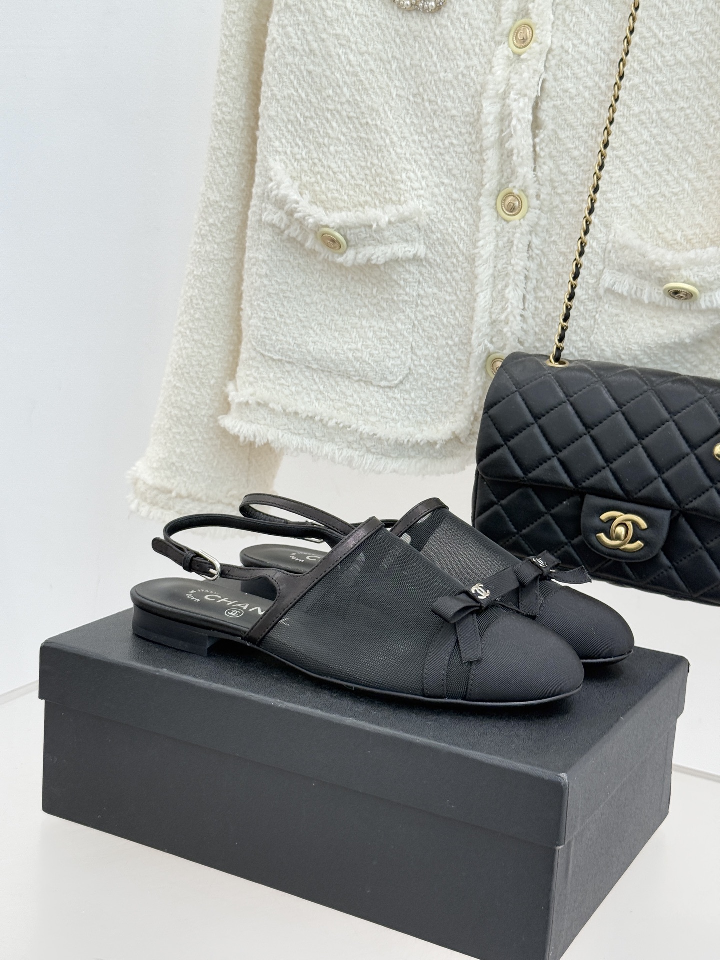 NO:723919,Chanel's new mesh butterfly thick heel shoes!  The fabric is made of original custom-made material. The inner lining is made of sheepskin. The genuine leather outsole imported from Italy is size 35-39 (customized 40/41), high heels and sandals, chanel, sandals, high heels, sheepskin, Leather soles.19860909Chanel 新款网纱蝴蝶粗跟单鞋！ 面料采用原版定制材质 内里踮脚均为羊皮 意大利进口真皮大底 size35-39（40/41定制）,高跟鞋凉鞋,chanel,sandals,high heels,sheepskin,Leather soles,Women's Shoes