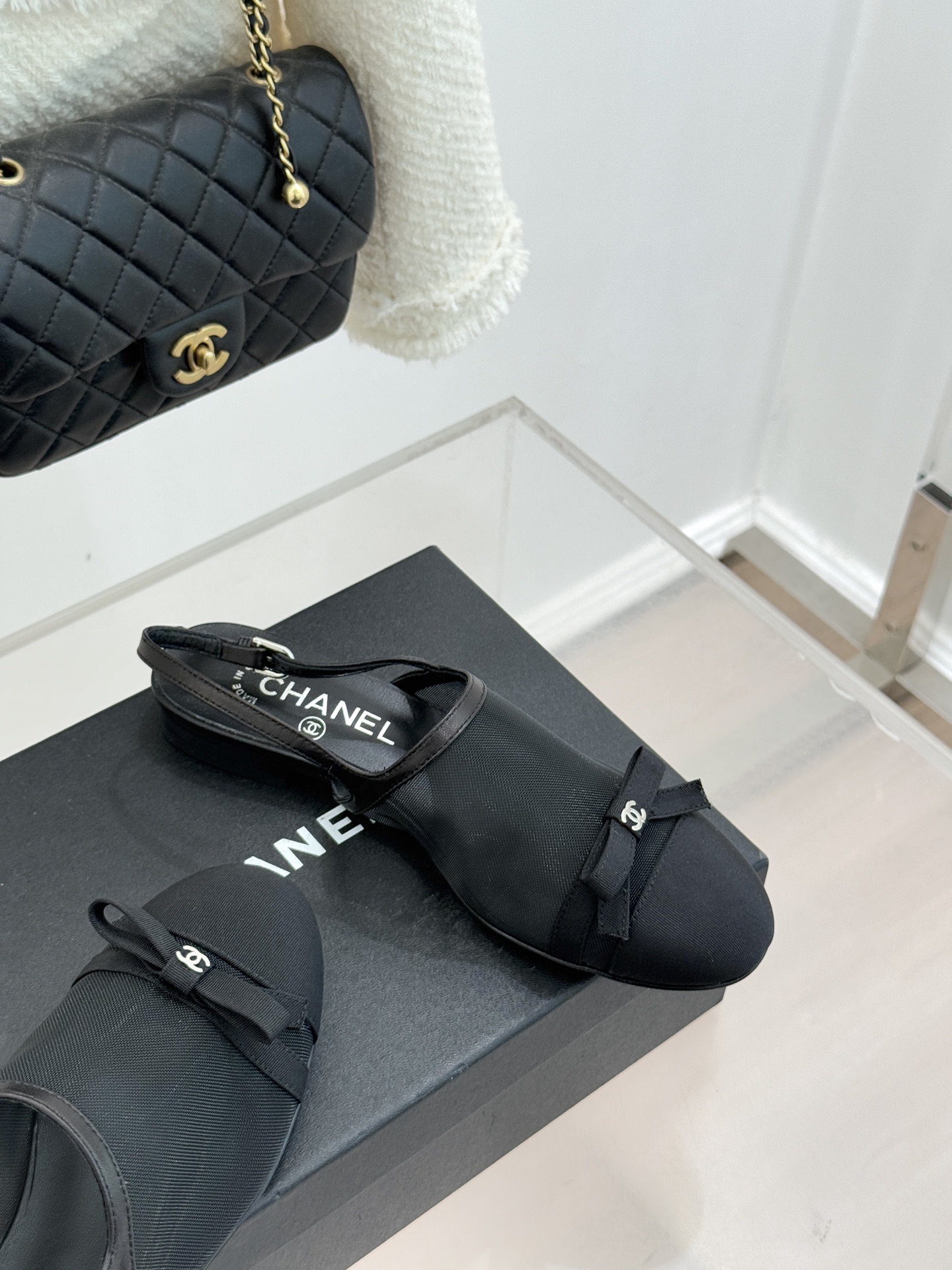 CHANE*｜小香26C新品网纱双C蝴蝶结凉鞋当小香经典符号邂逅26C夏日灵感这双凉鞋便成了奢雅与实穿的