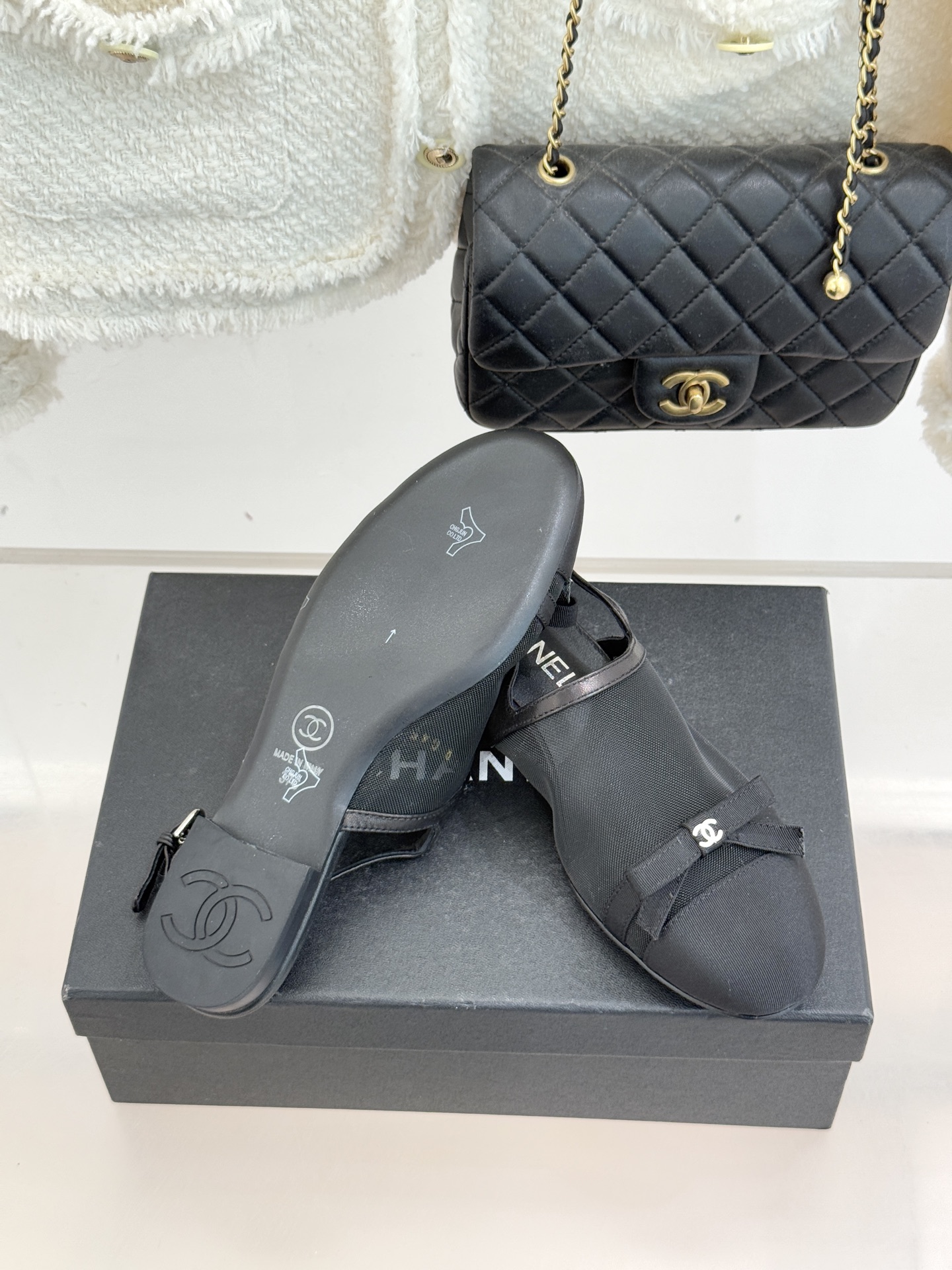 CHANE*｜小香26C新品网纱双C蝴蝶结凉鞋当小香经典符号邂逅26C夏日灵感这双凉鞋便成了奢雅与实穿的