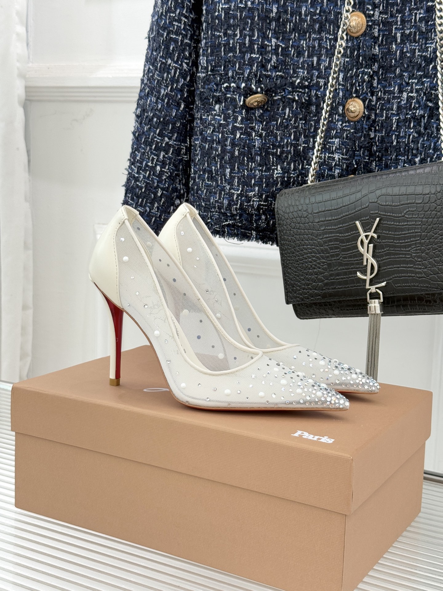 Christian Louboutin26WF新品网纱水钻尖头高跟鞋以轻透网纱邂逅璀璨水钻将法式性感与奢