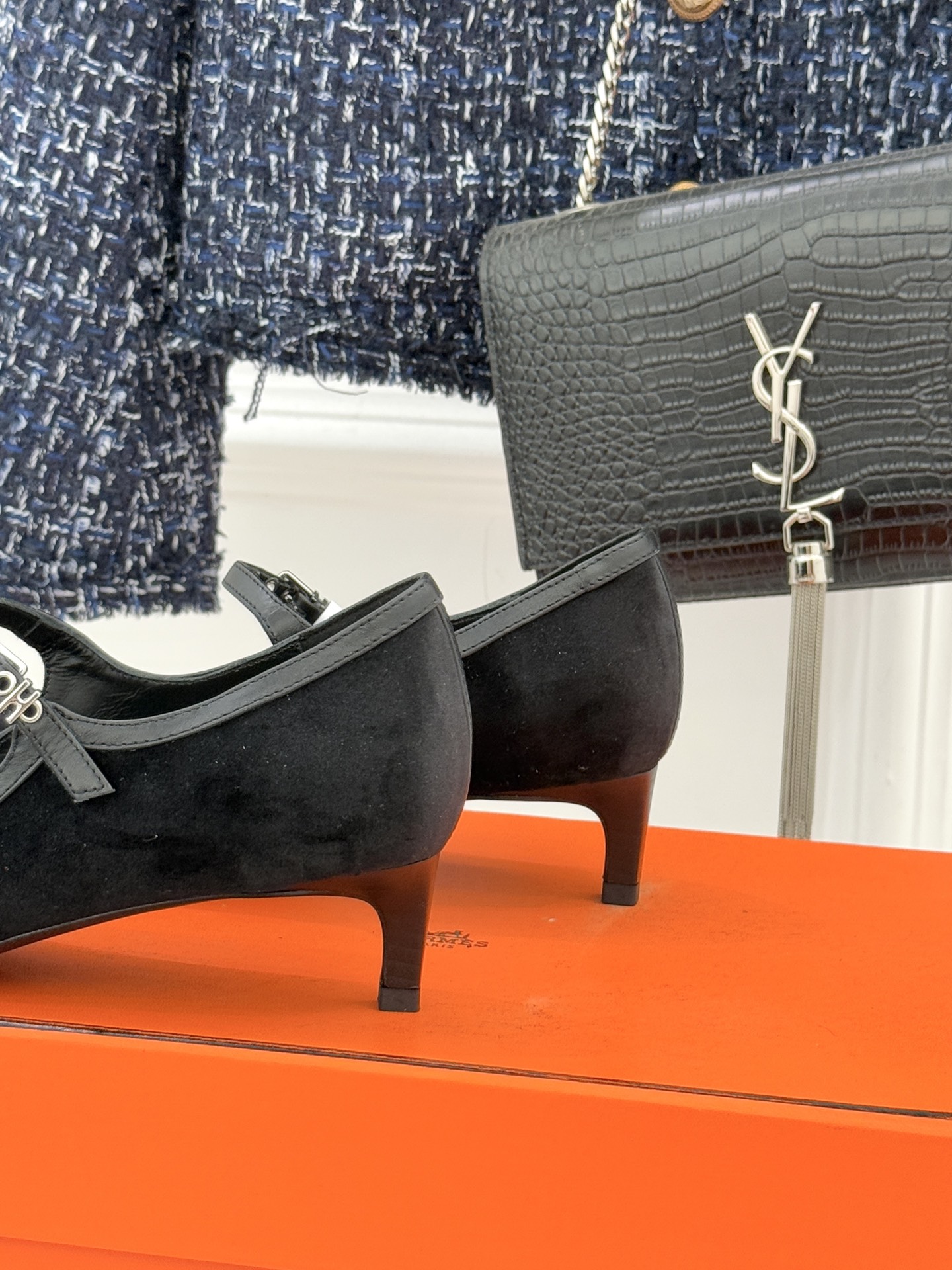 Hermès/爱马仕经典复古玛丽珍鞋今年夏天H家的凉鞋成功在时尚圈杀疯了入手之后我只想说 这钱花得太值！