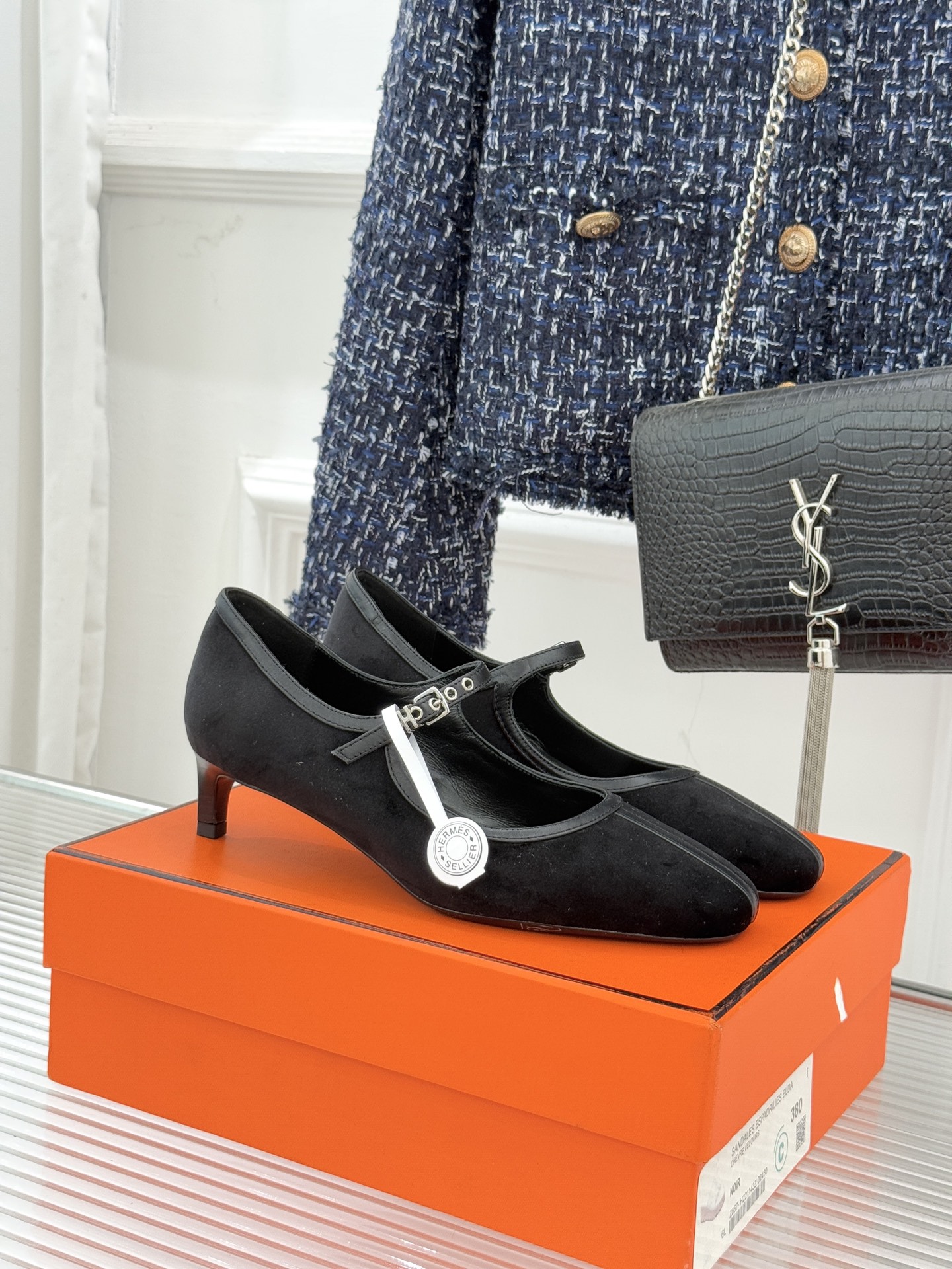 Hermès/爱马仕经典复古玛丽珍鞋今年夏天H家的凉鞋成功在时尚圈杀疯了入手之后我只想说 这钱花得太值！