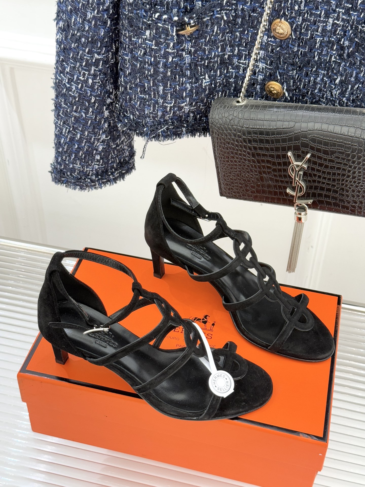 （配原版飞机盒）Hermès/爱马仕26WF早春新品早春猪鼻子细带高跟凉鞋当巴黎早春的暖阳唤醒时尚韵律这