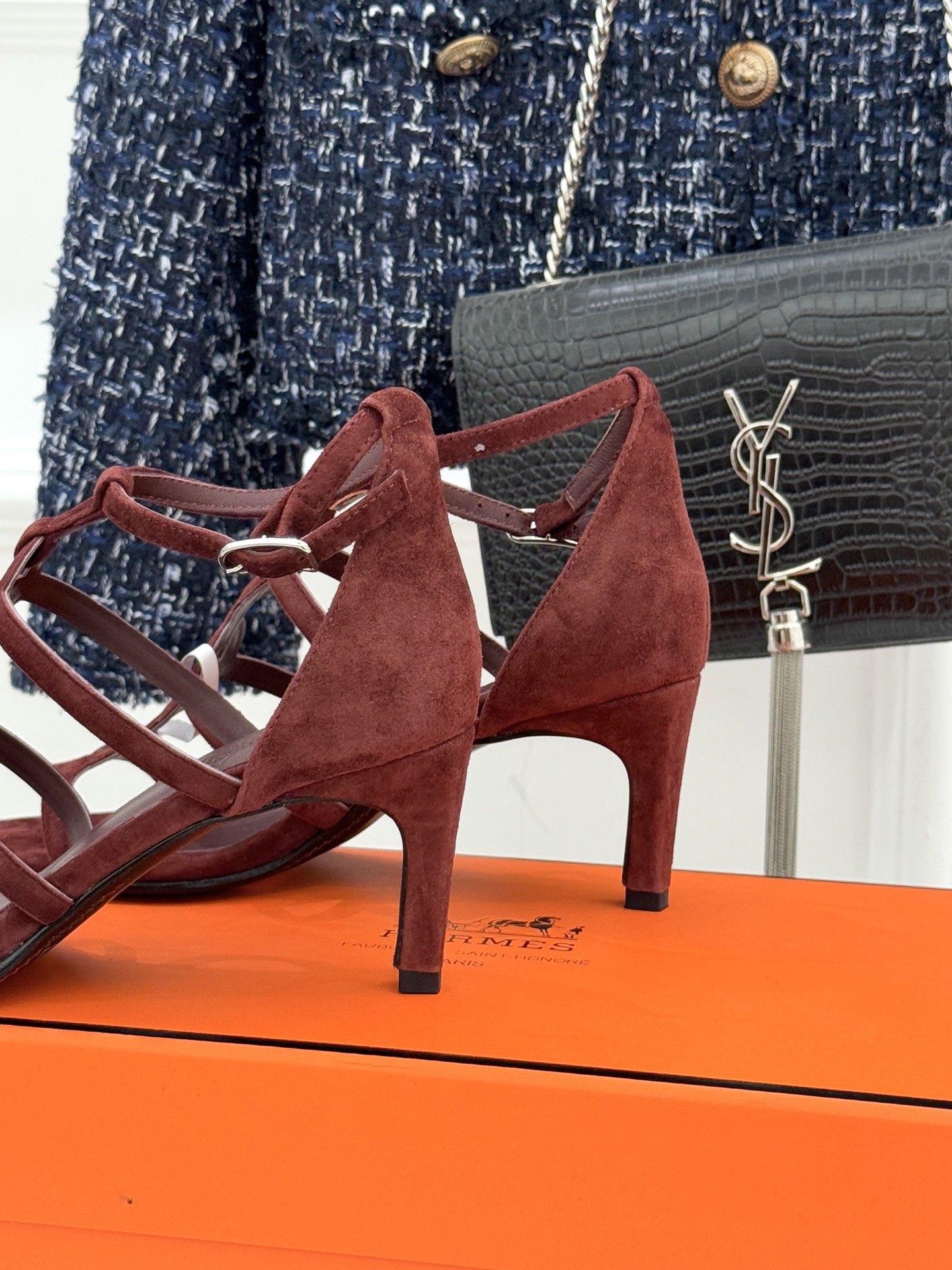 （配原版飞机盒）Hermès/爱马仕26WF早春新品早春猪鼻子细带高跟凉鞋当巴黎早春的暖阳唤醒时尚韵律这