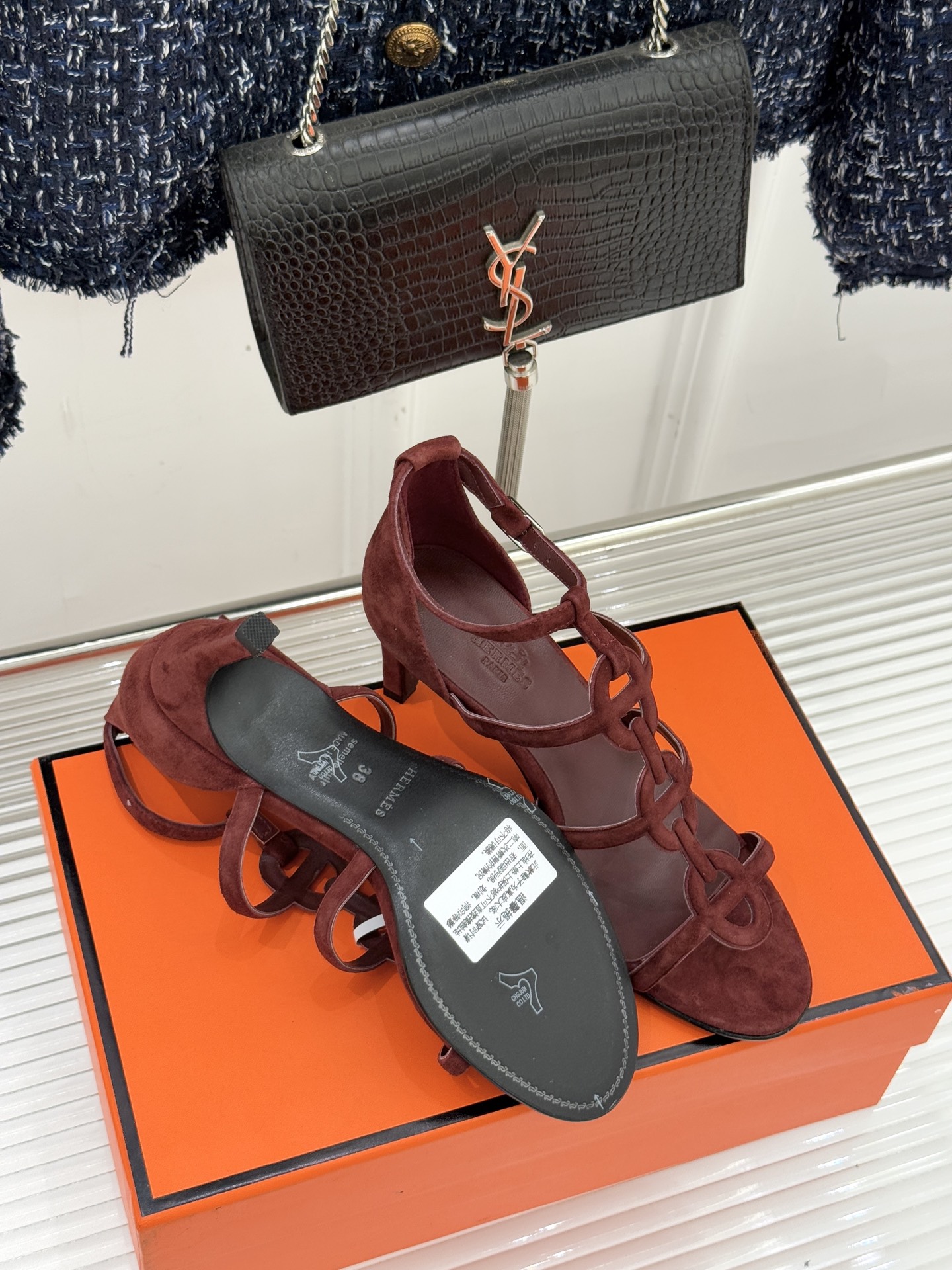 （配原版飞机盒）Hermès/爱马仕26WF早春新品早春猪鼻子细带高跟凉鞋当巴黎早春的暖阳唤醒时尚韵律这
