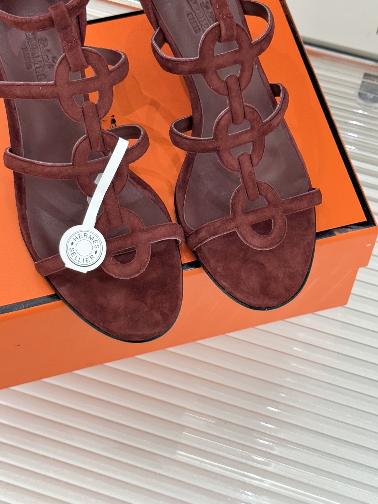 （配原版飞机盒）Hermès/爱马仕26WF早春新品早春猪鼻子细带高跟凉鞋当巴黎早春的暖阳唤醒时尚韵律这