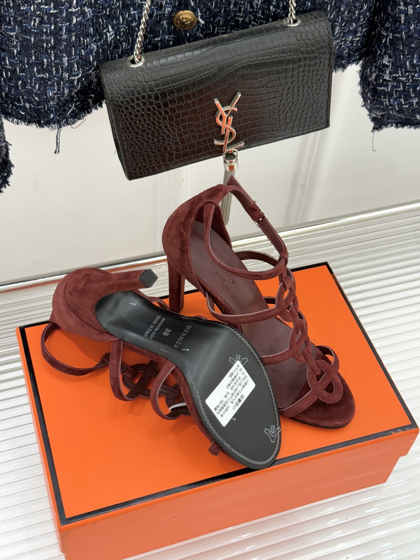（配原版飞机盒）Hermès/爱马仕26WF早春新品早春猪鼻子细带高跟凉鞋当巴黎早春的暖阳唤醒时尚韵律这