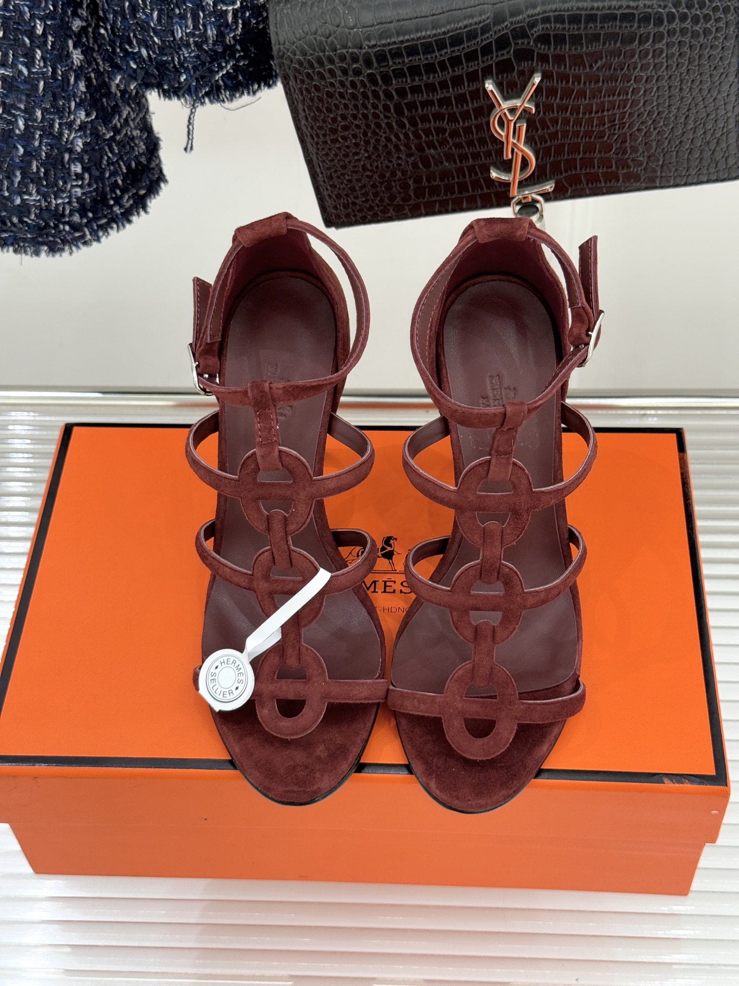 （配原版飞机盒）Hermès/爱马仕26WF早春新品早春猪鼻子细带高跟凉鞋当巴黎早春的暖阳唤醒时尚韵律这