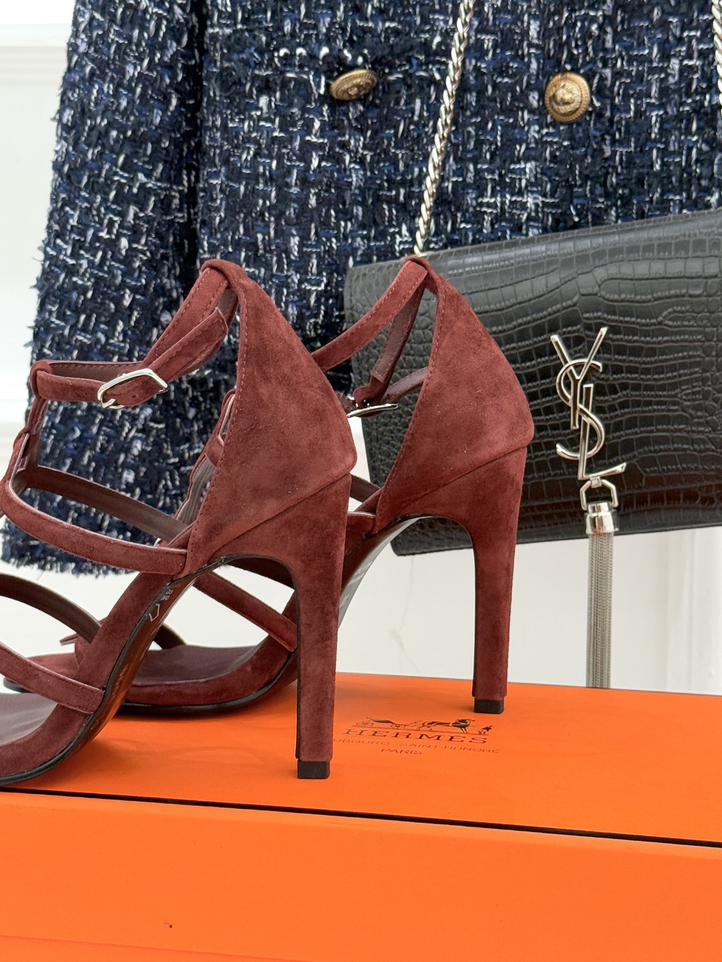 （配原版飞机盒）Hermès/爱马仕26WF早春新品早春猪鼻子细带高跟凉鞋当巴黎早春的暖阳唤醒时尚韵律这