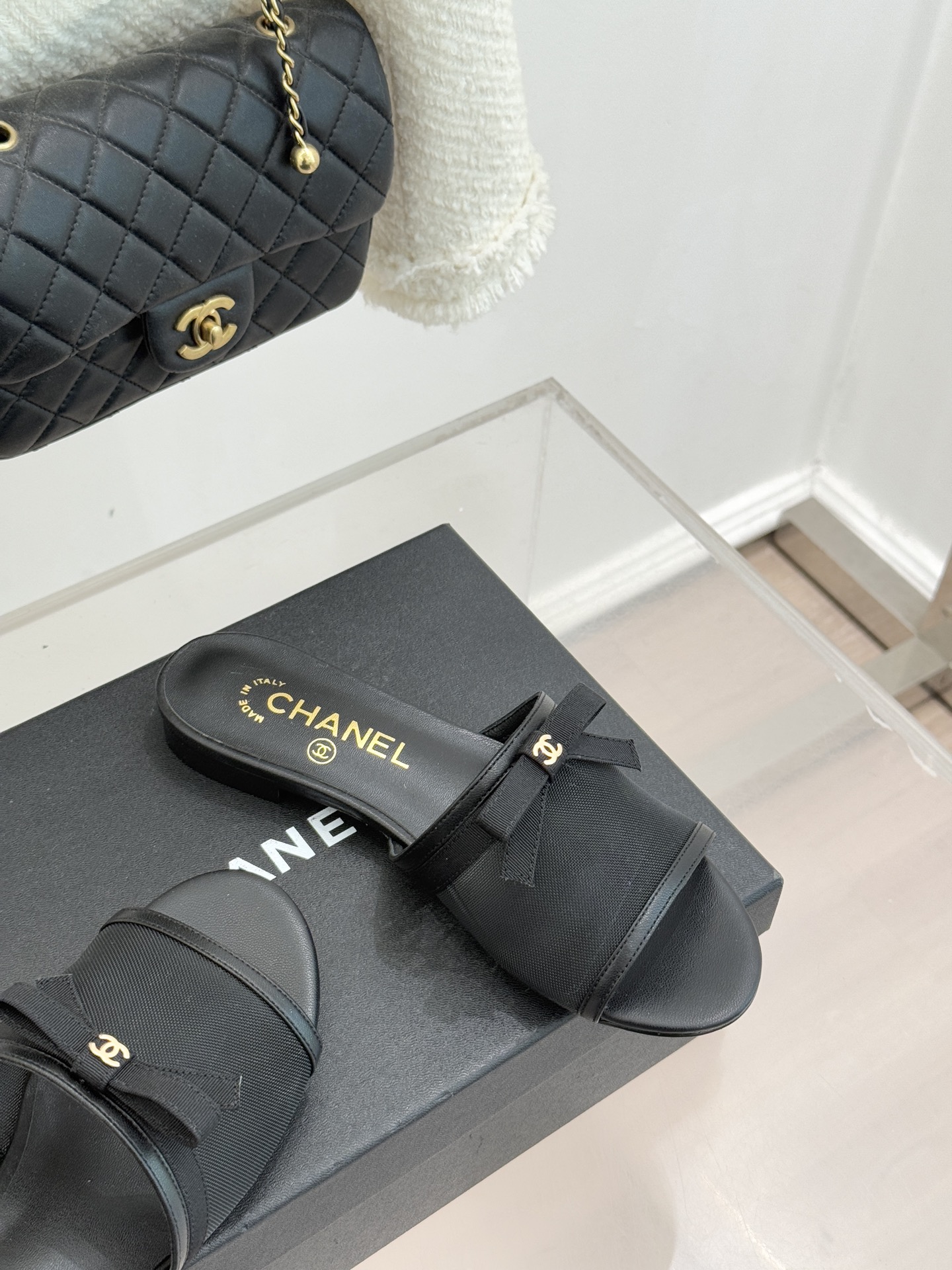CHANE*｜小香26C新品网纱双C蝴蝶结拖鞋当小香经典符号邂逅26C夏日灵感这双拖鞋便成了奢雅与实穿的