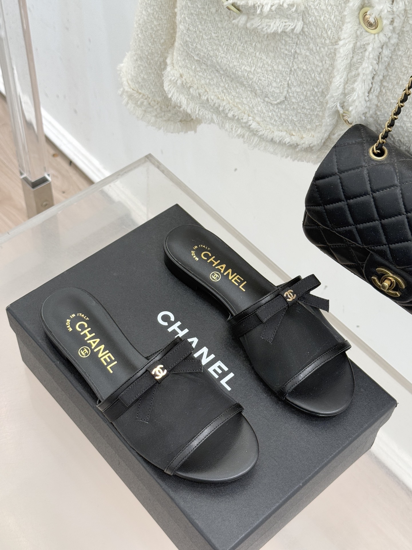 CHANE*｜小香26C新品网纱双C蝴蝶结拖鞋当小香经典符号邂逅26C夏日灵感这双拖鞋便成了奢雅与实穿的