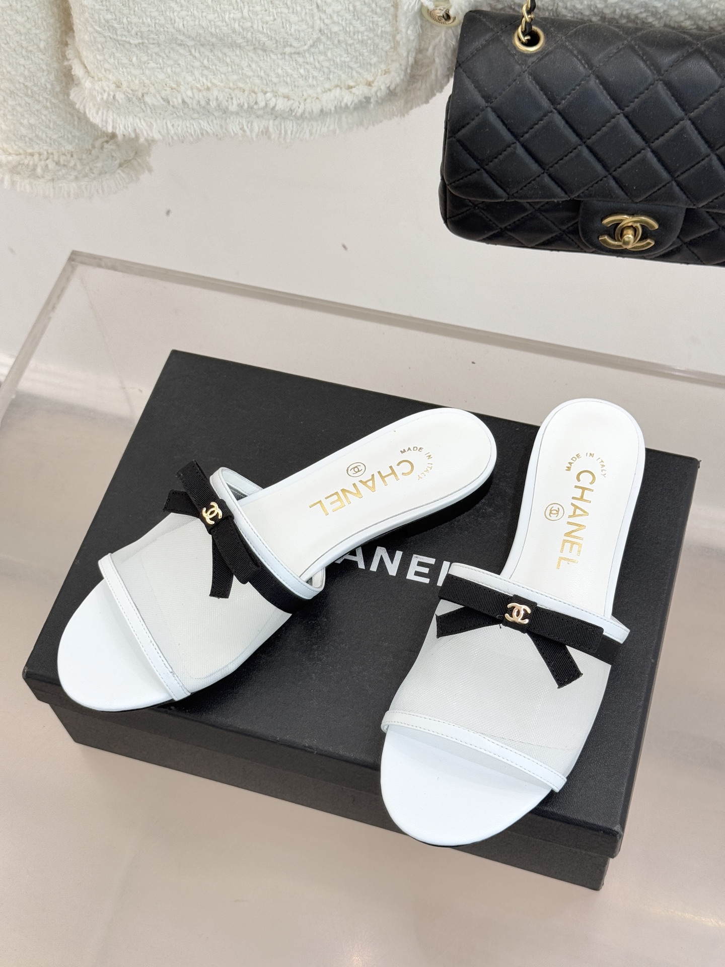CHANE*｜小香26C新品网纱双C蝴蝶结拖鞋当小香经典符号邂逅26C夏日灵感这双拖鞋便成了奢雅与实穿的