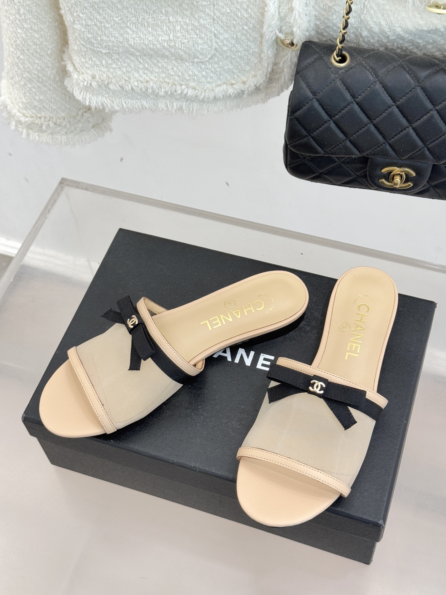CHANE*｜小香26C新品网纱双C蝴蝶结拖鞋当小香经典符号邂逅26C夏日灵感这双拖鞋便成了奢雅与实穿的