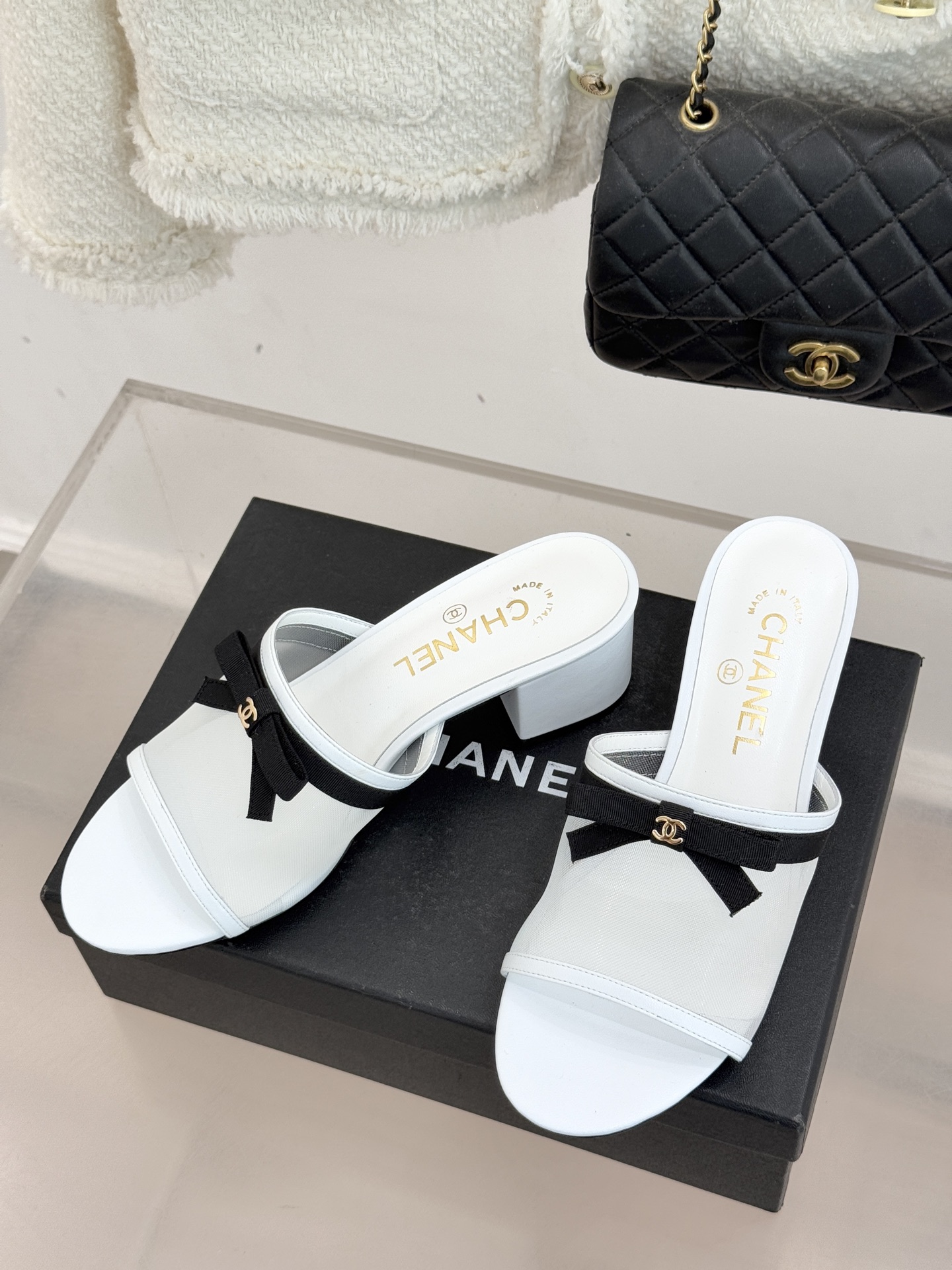 CHANE*｜小香26C新品网纱双C蝴蝶结拖鞋当小香经典符号邂逅26C夏日灵感这双拖鞋便成了奢雅与实穿的