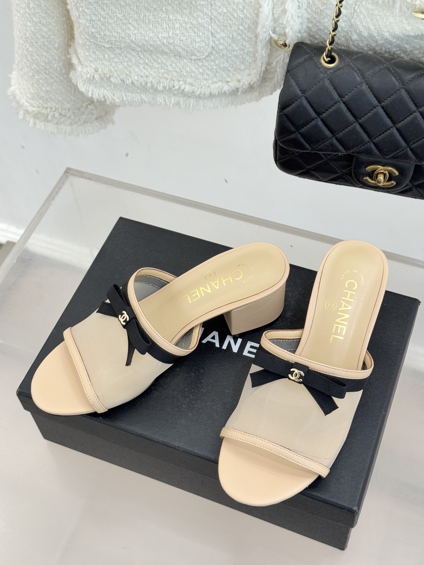 CHANE*｜小香26C新品网纱双C蝴蝶结拖鞋当小香经典符号邂逅26C夏日灵感这双拖鞋便成了奢雅与实穿的