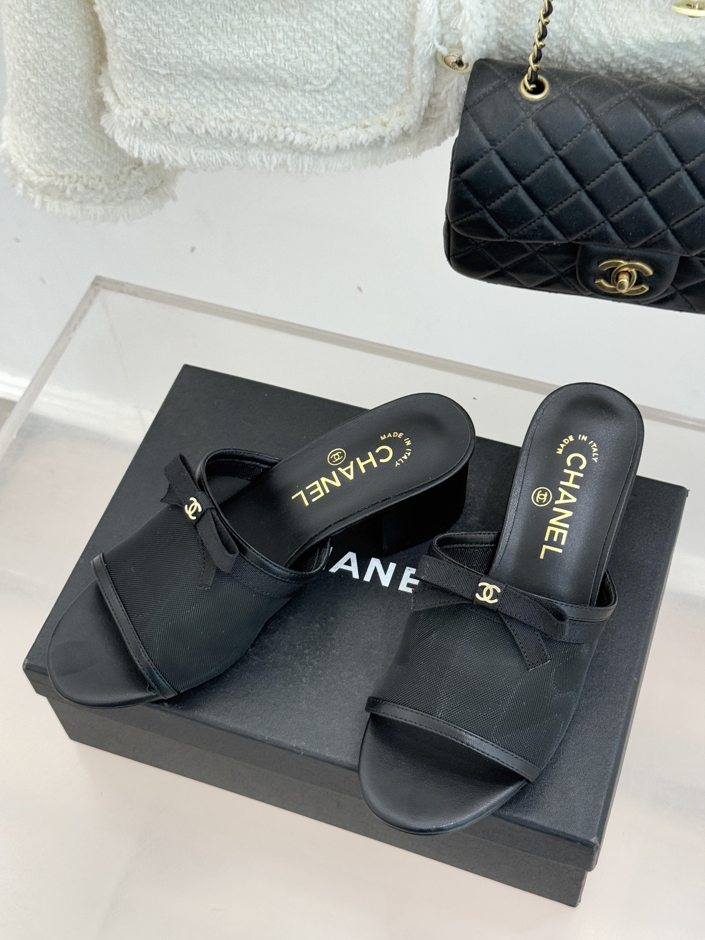 CHANE*｜小香26C新品网纱双C蝴蝶结拖鞋当小香经典符号邂逅26C夏日灵感这双拖鞋便成了奢雅与实穿的