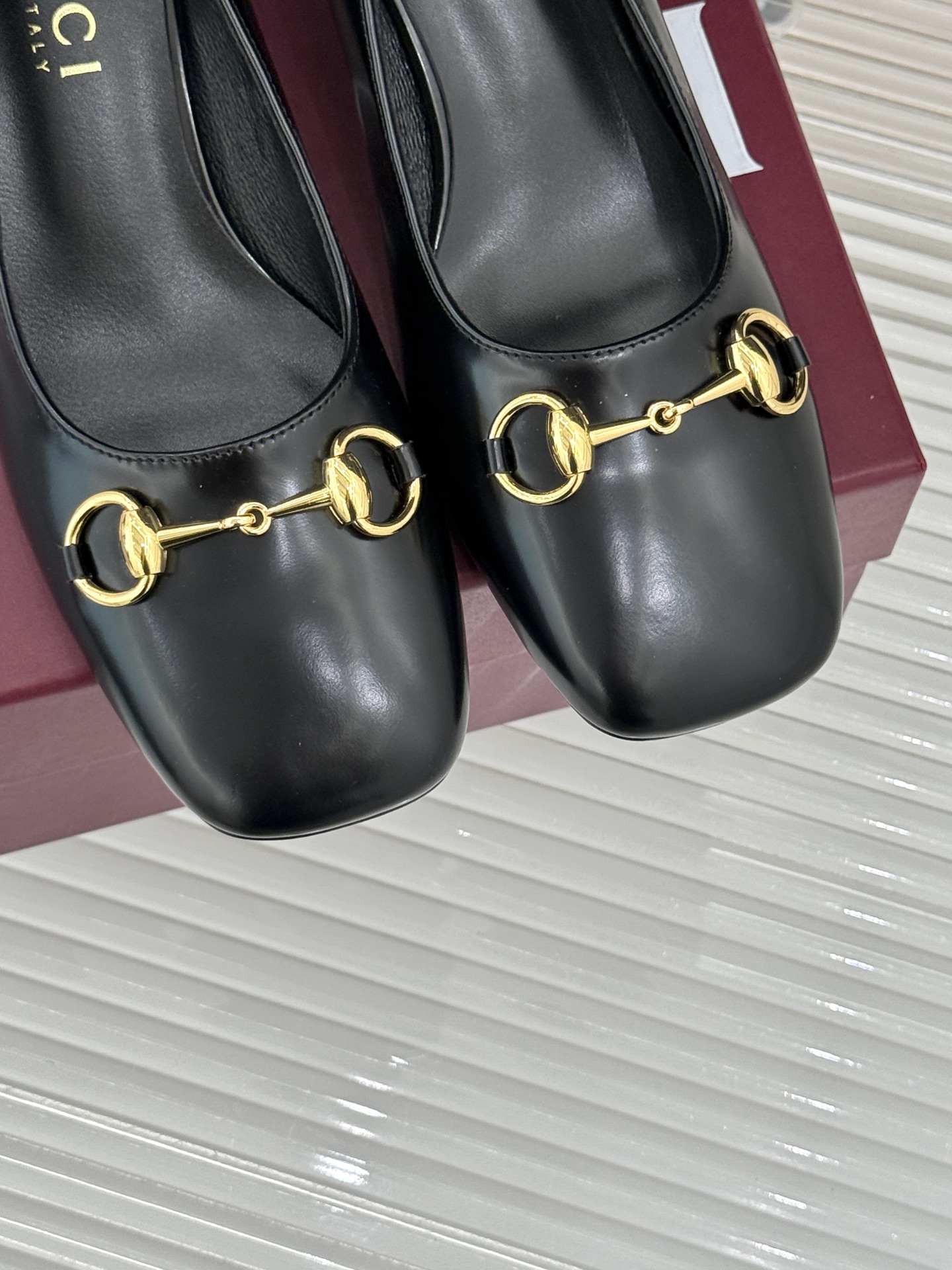 Gucci/古驰经典马衔扣粗跟高跟鞋单鞋溯源品牌百年马术本源以标志性马衔扣焕新诠释经典金属饰件凝萃低调奢