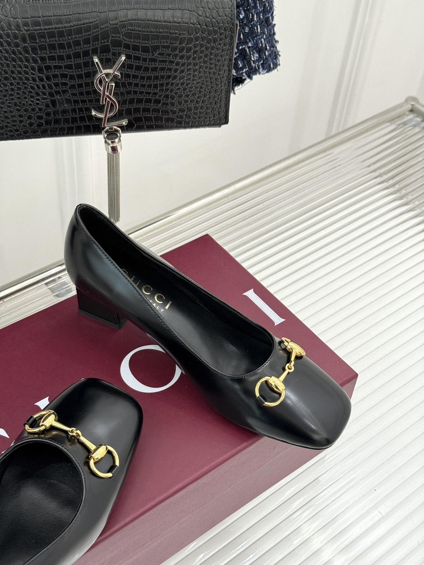 Gucci/古驰经典马衔扣粗跟高跟鞋单鞋溯源品牌百年马术本源以标志性马衔扣焕新诠释经典金属饰件凝萃低调奢