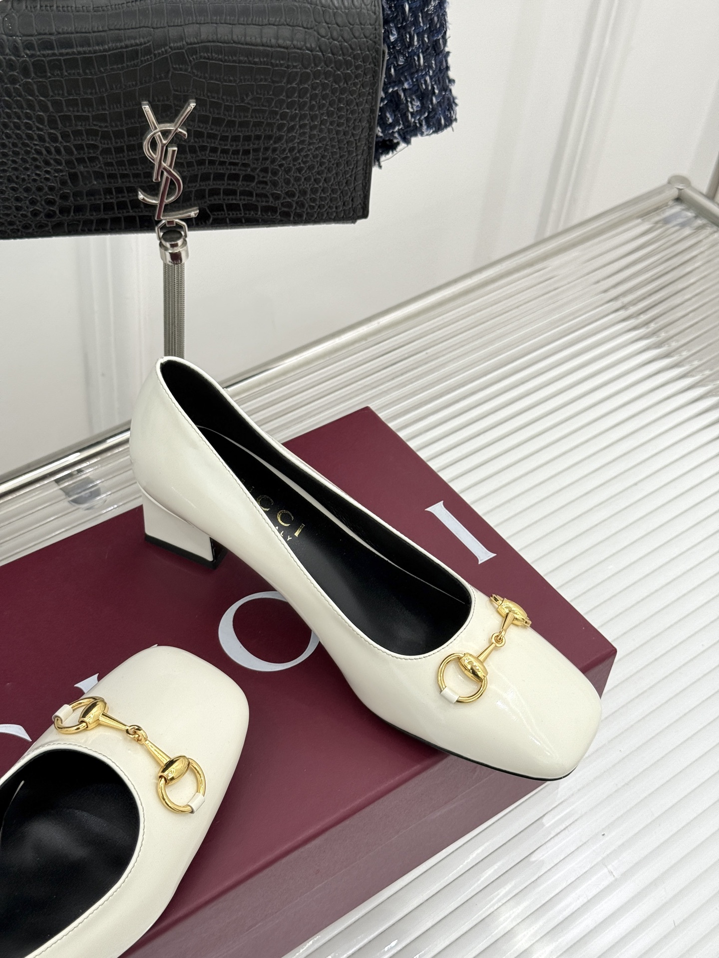 Gucci/古驰经典马衔扣粗跟高跟鞋单鞋溯源品牌百年马术本源以标志性马衔扣焕新诠释经典金属饰件凝萃低调奢