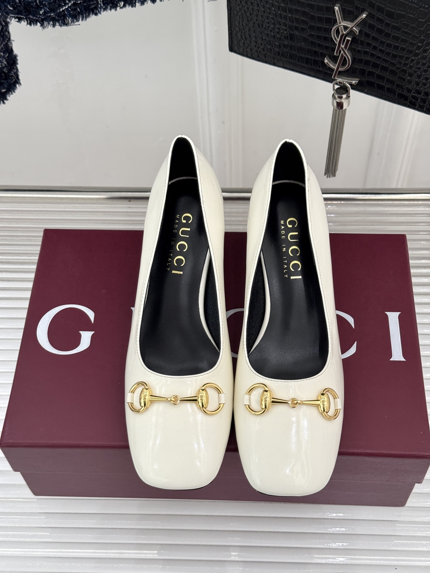 Gucci/古驰经典马衔扣粗跟高跟鞋单鞋溯源品牌百年马术本源以标志性马衔扣焕新诠释经典金属饰件凝萃低调奢
