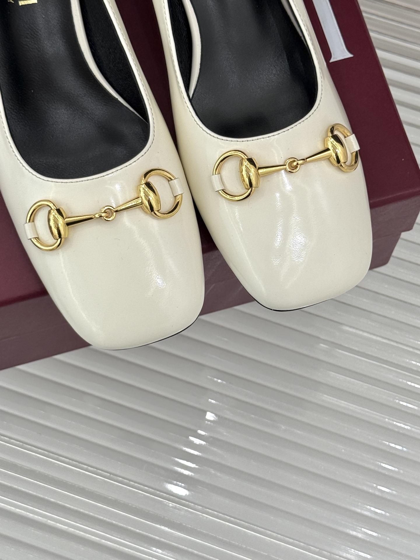 Gucci/古驰经典马衔扣粗跟高跟鞋单鞋溯源品牌百年马术本源以标志性马衔扣焕新诠释经典金属饰件凝萃低调奢