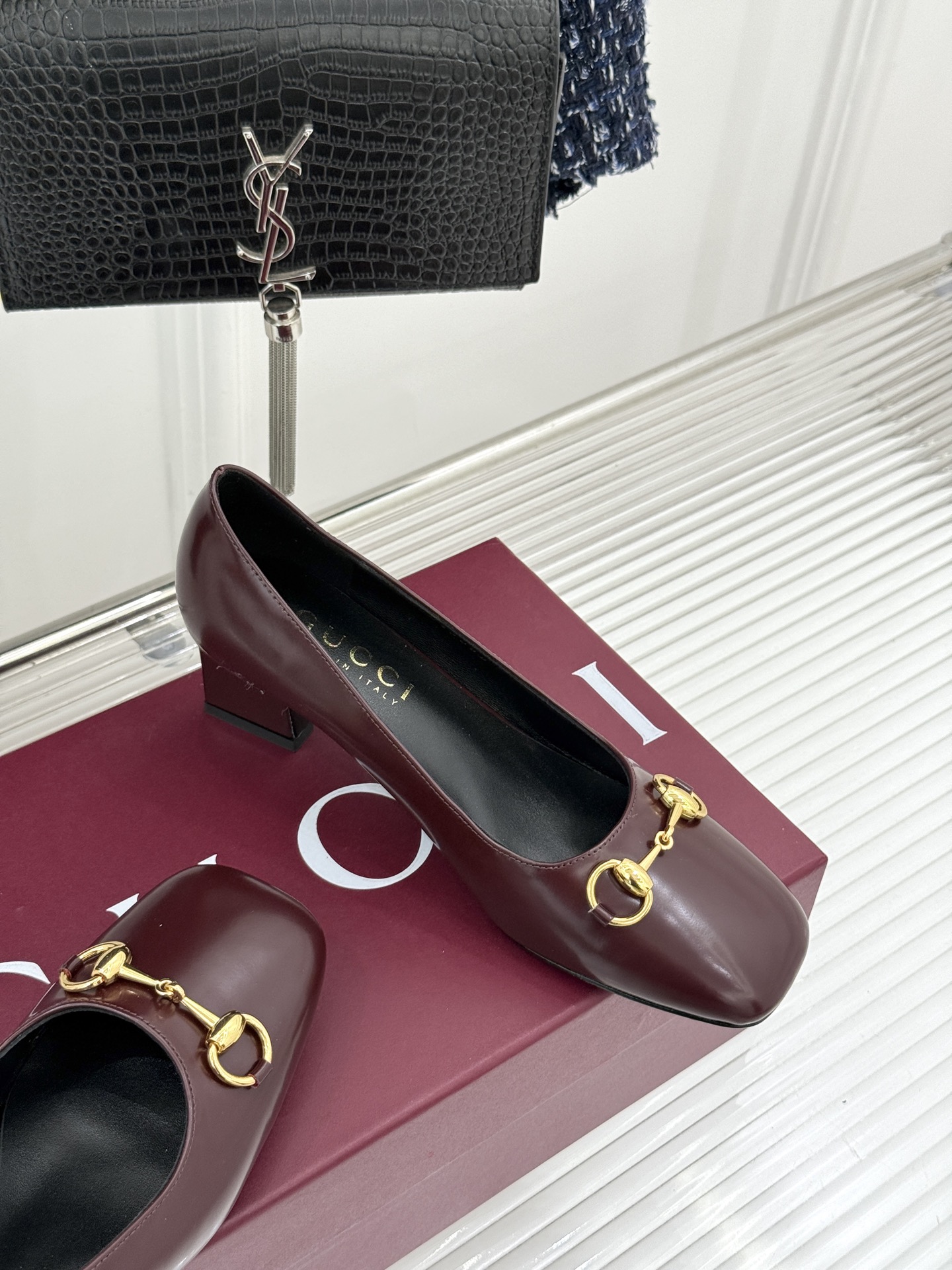 Gucci/古驰经典马衔扣粗跟高跟鞋单鞋溯源品牌百年马术本源以标志性马衔扣焕新诠释经典金属饰件凝萃低调奢