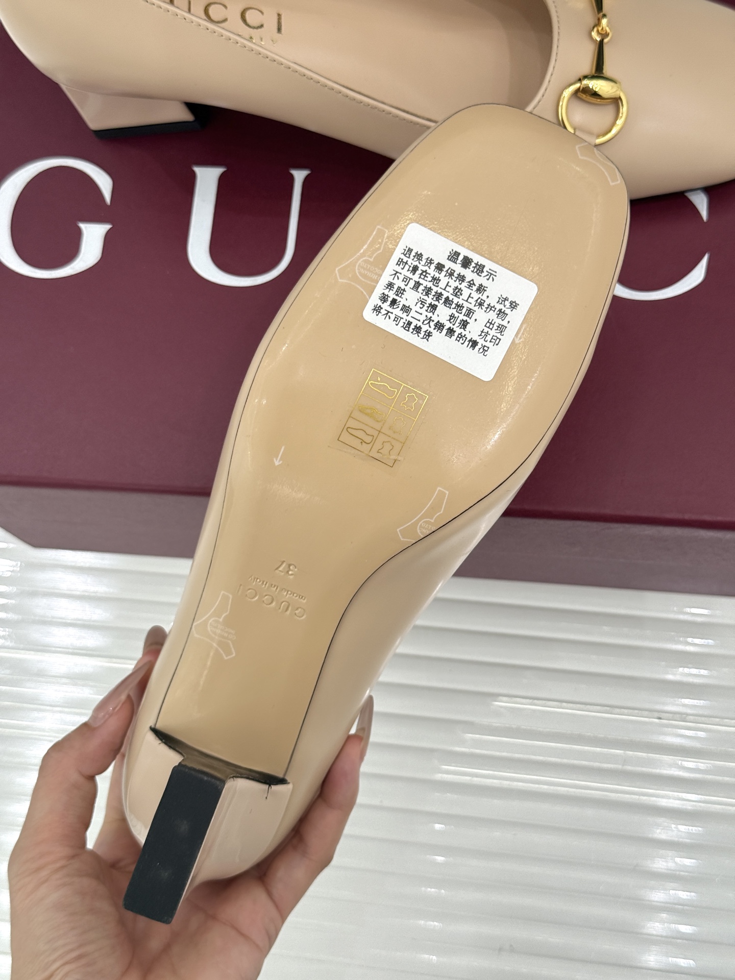 Gucci/古驰经典马衔扣粗跟高跟鞋单鞋溯源品牌百年马术本源以标志性马衔扣焕新诠释经典金属饰件凝萃低调奢