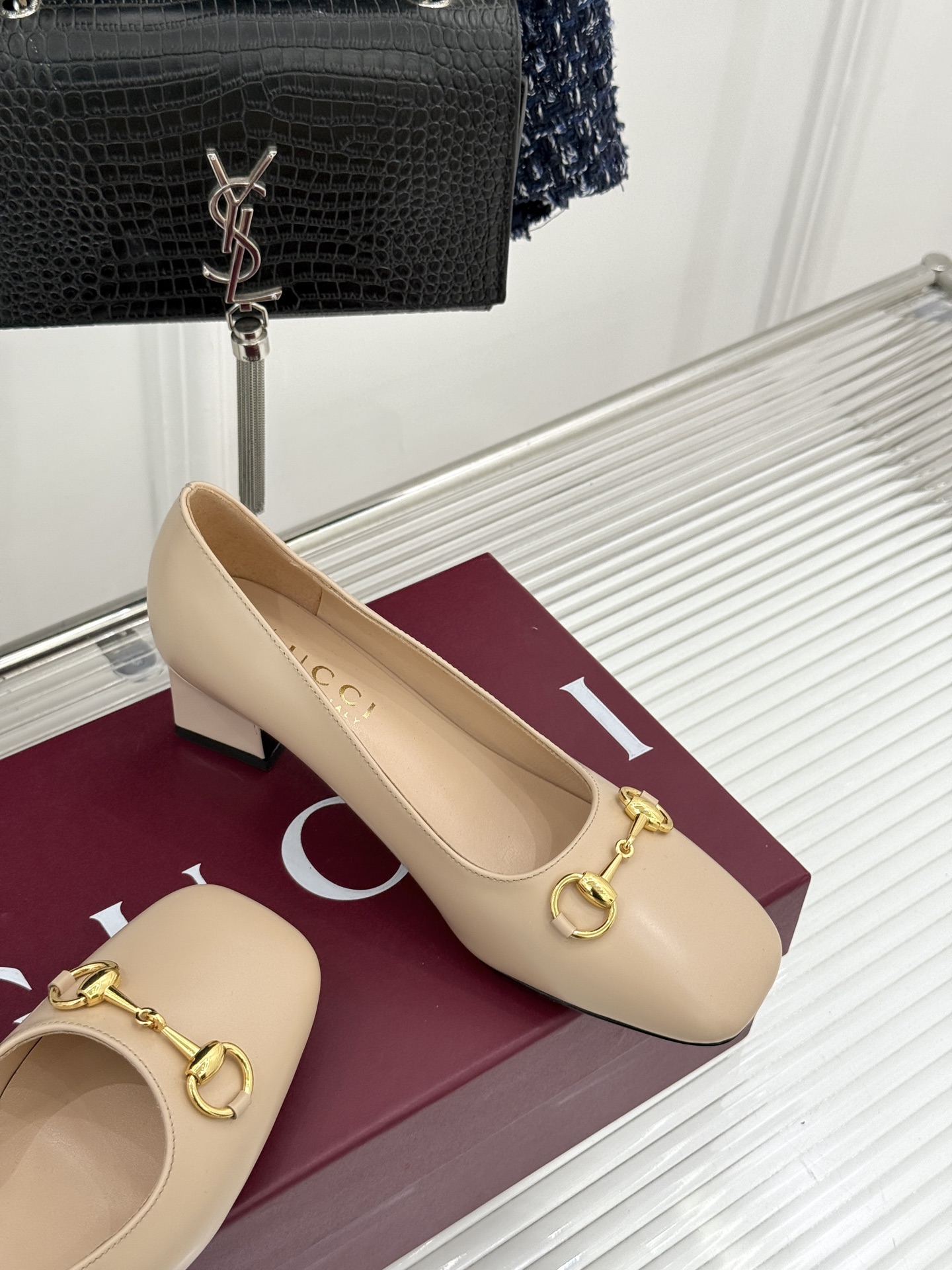 Gucci/古驰经典马衔扣粗跟高跟鞋单鞋溯源品牌百年马术本源以标志性马衔扣焕新诠释经典金属饰件凝萃低调奢