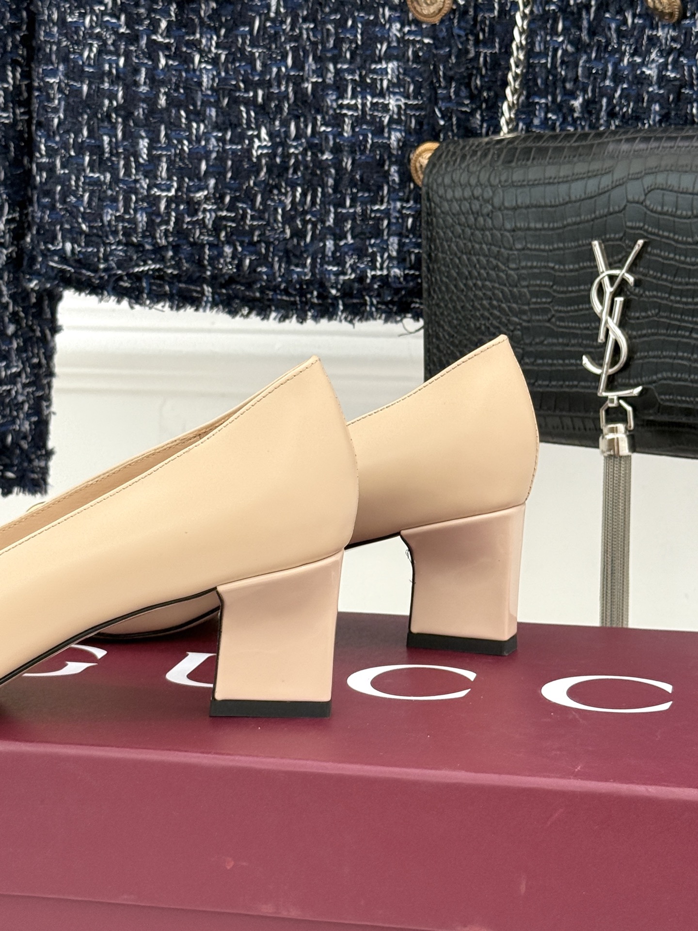 Gucci/古驰经典马衔扣粗跟高跟鞋单鞋溯源品牌百年马术本源以标志性马衔扣焕新诠释经典金属饰件凝萃低调奢