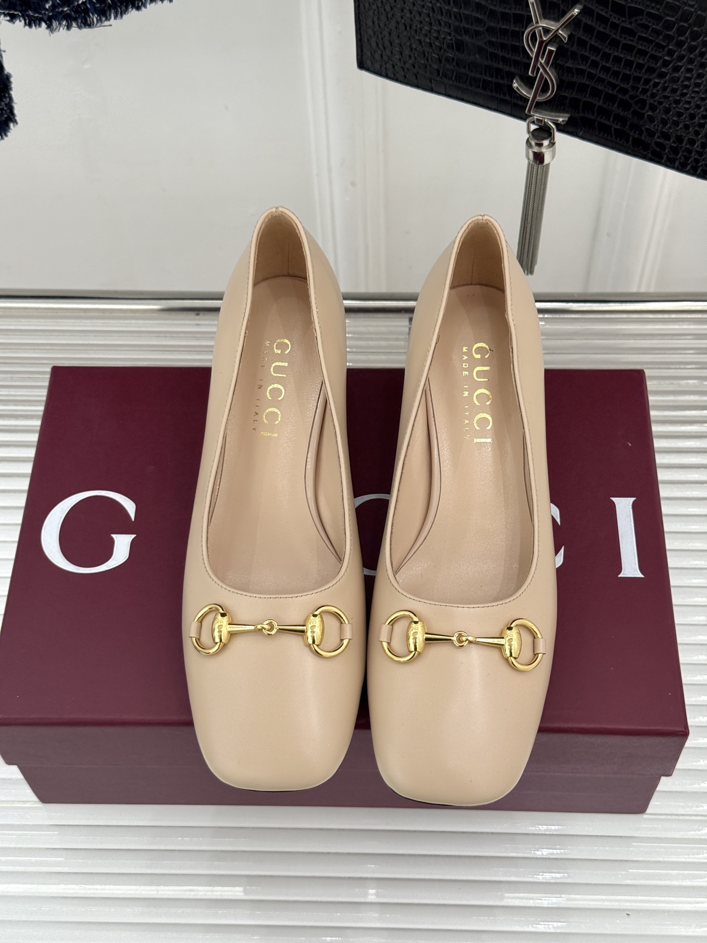 Gucci/古驰经典马衔扣粗跟高跟鞋单鞋溯源品牌百年马术本源以标志性马衔扣焕新诠释经典金属饰件凝萃低调奢