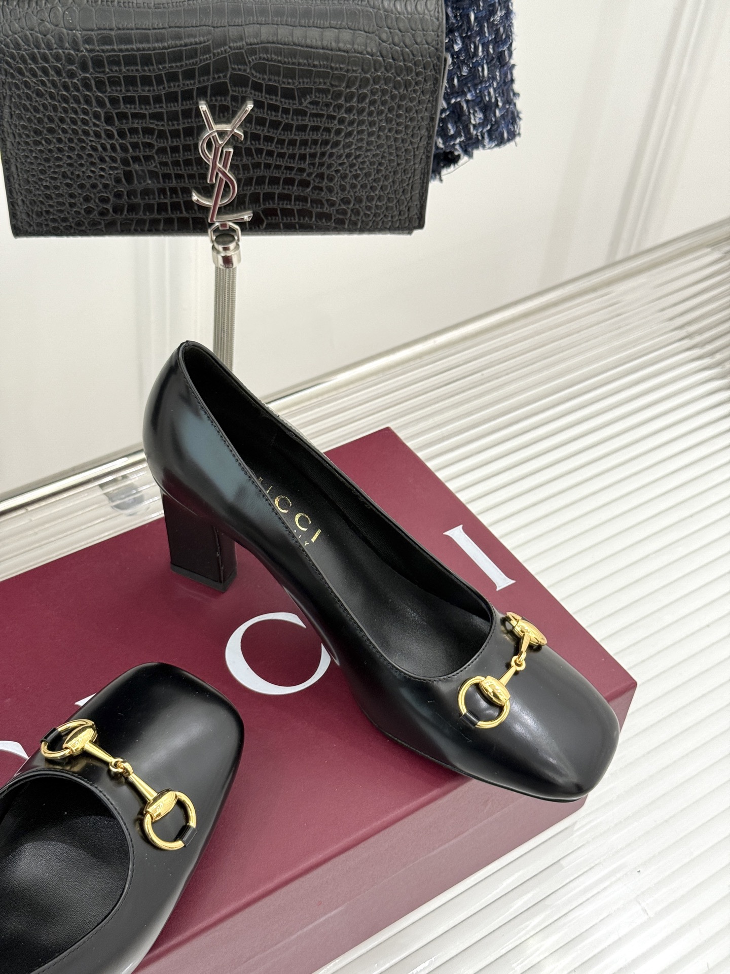 Gucci/古驰经典马衔扣粗跟高跟鞋单鞋溯源品牌百年马术本源以标志性马衔扣焕新诠释经典金属饰件凝萃低调奢