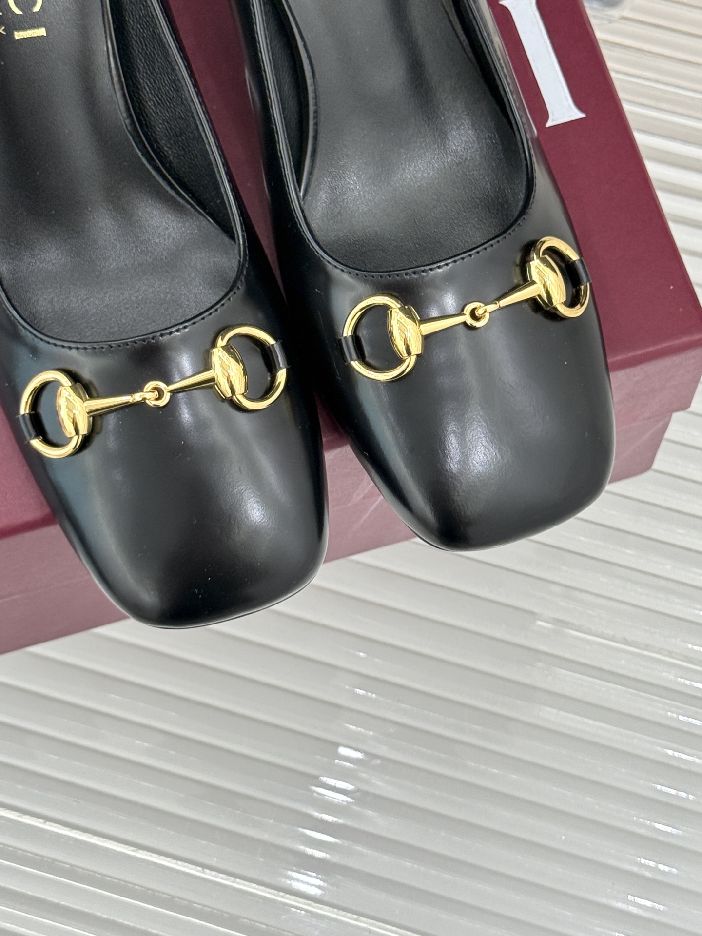 Gucci/古驰经典马衔扣粗跟高跟鞋单鞋溯源品牌百年马术本源以标志性马衔扣焕新诠释经典金属饰件凝萃低调奢