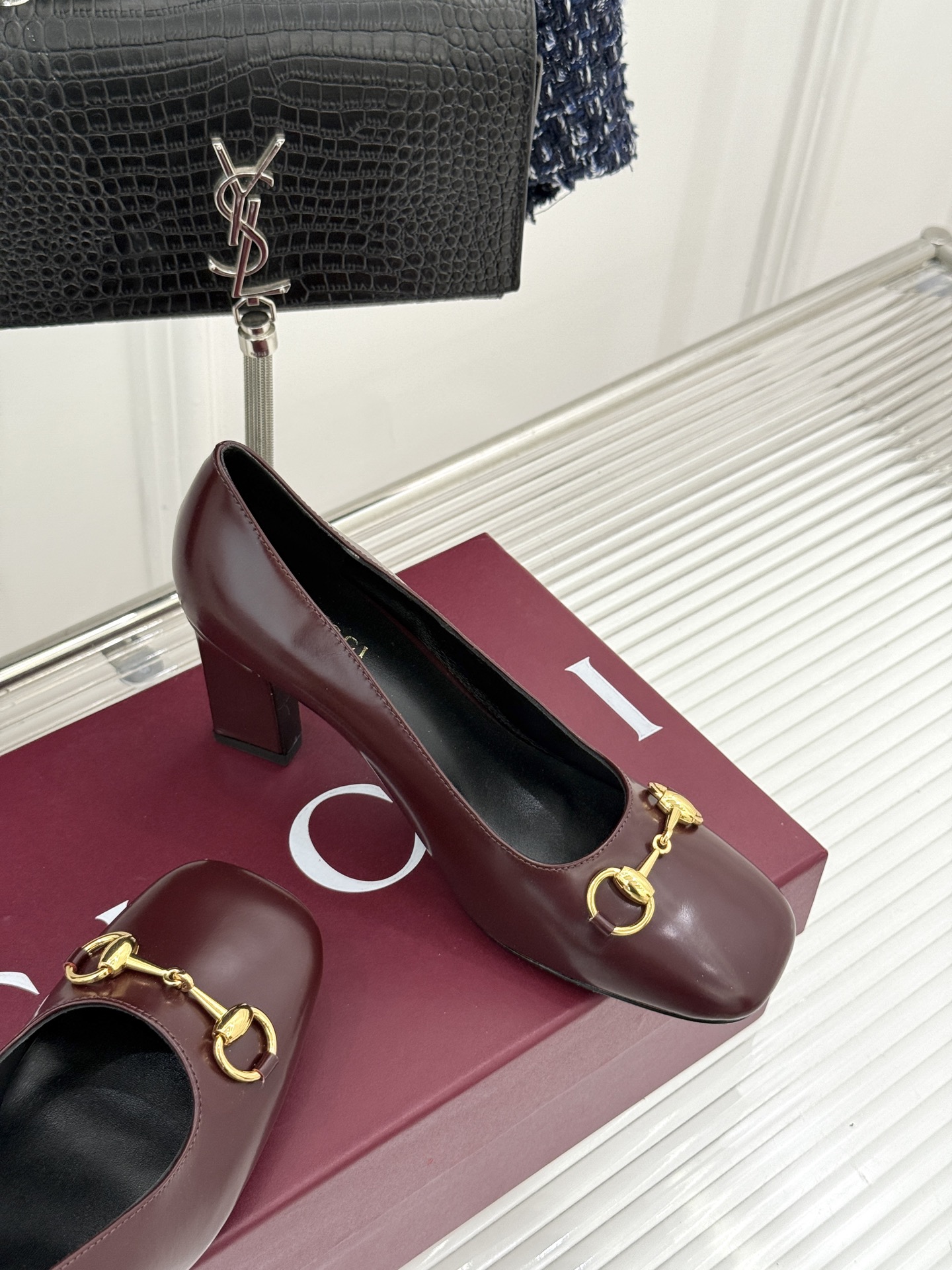 Gucci/古驰经典马衔扣粗跟高跟鞋单鞋溯源品牌百年马术本源以标志性马衔扣焕新诠释经典金属饰件凝萃低调奢