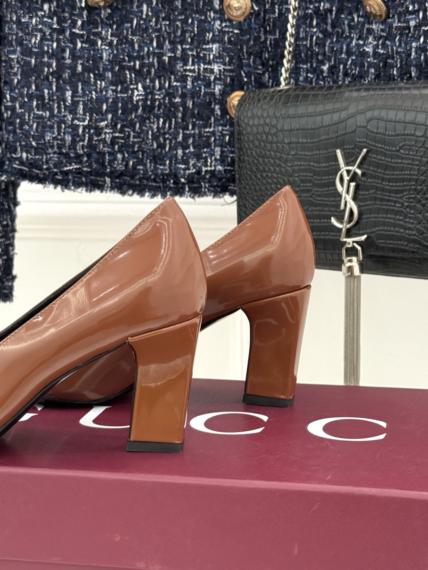 Gucci/古驰经典马衔扣粗跟高跟鞋单鞋溯源品牌百年马术本源以标志性马衔扣焕新诠释经典金属饰件凝萃低调奢