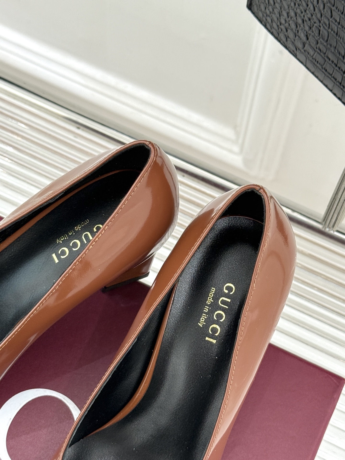 Gucci/古驰经典马衔扣粗跟高跟鞋单鞋溯源品牌百年马术本源以标志性马衔扣焕新诠释经典金属饰件凝萃低调奢