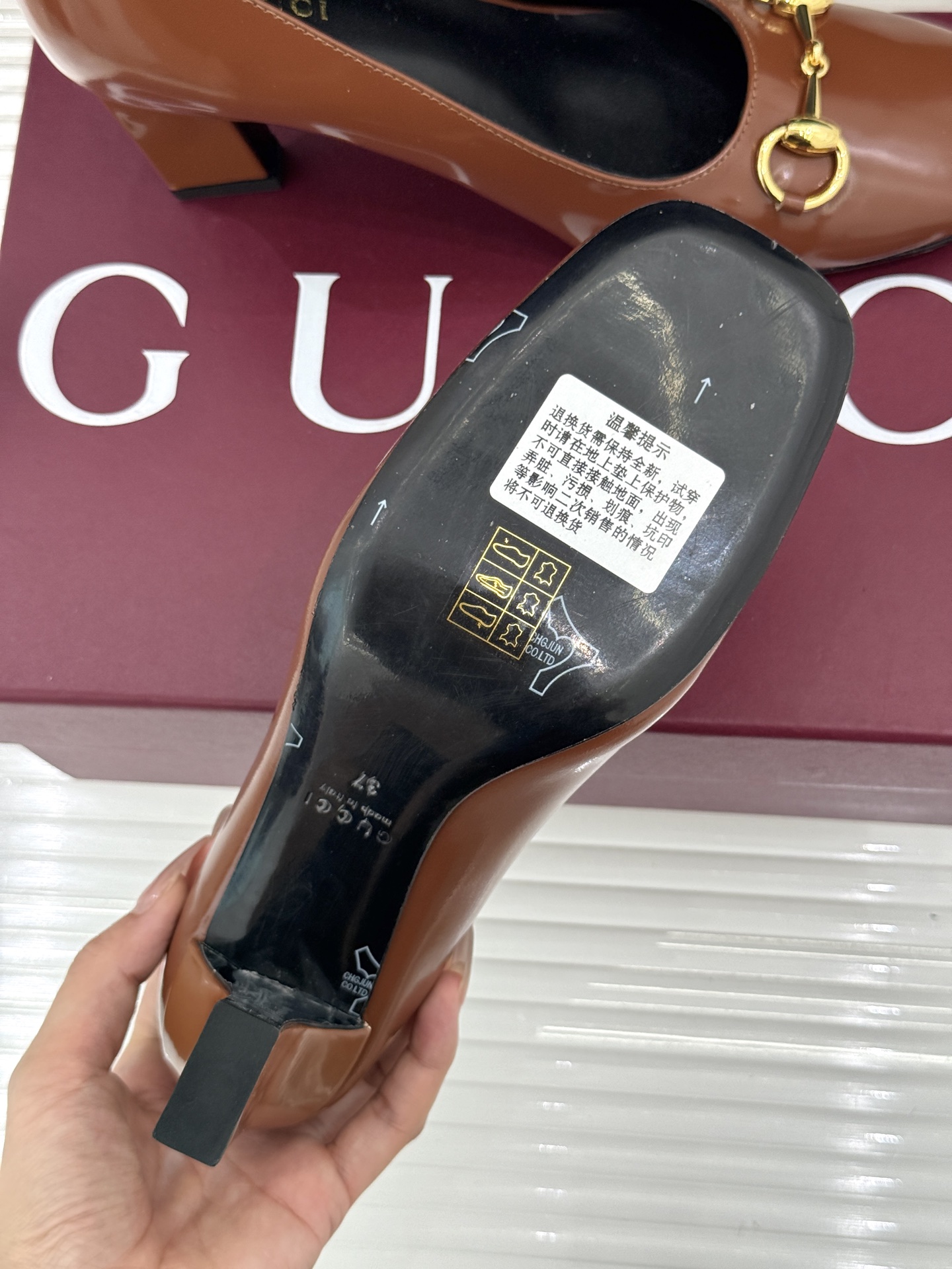 Gucci/古驰经典马衔扣粗跟高跟鞋单鞋溯源品牌百年马术本源以标志性马衔扣焕新诠释经典金属饰件凝萃低调奢