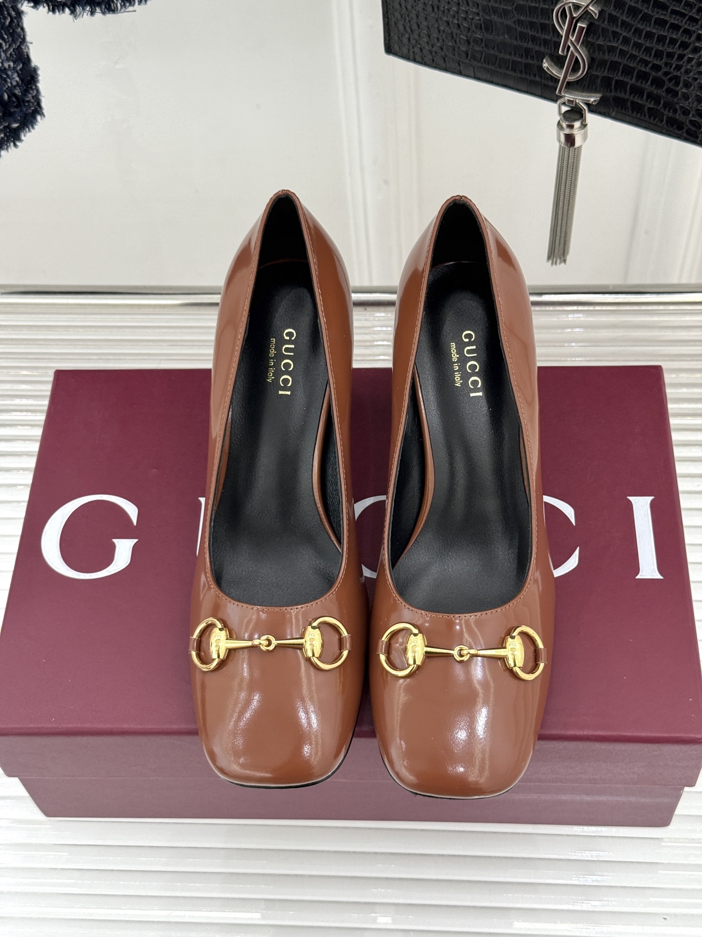 Gucci/古驰经典马衔扣粗跟高跟鞋单鞋溯源品牌百年马术本源以标志性马衔扣焕新诠释经典金属饰件凝萃低调奢