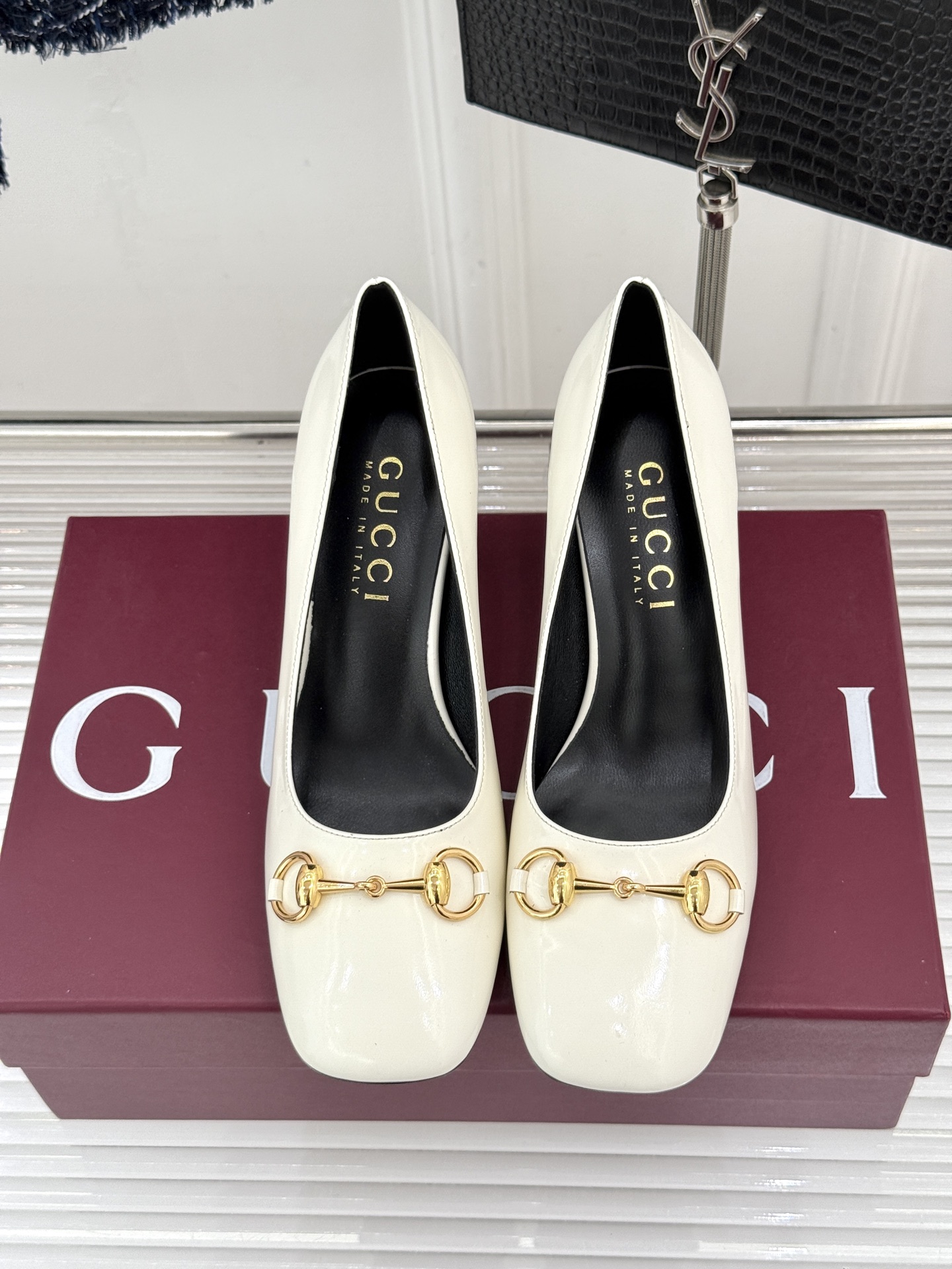 Gucci/古驰经典马衔扣粗跟高跟鞋单鞋溯源品牌百年马术本源以标志性马衔扣焕新诠释经典金属饰件凝萃低调奢